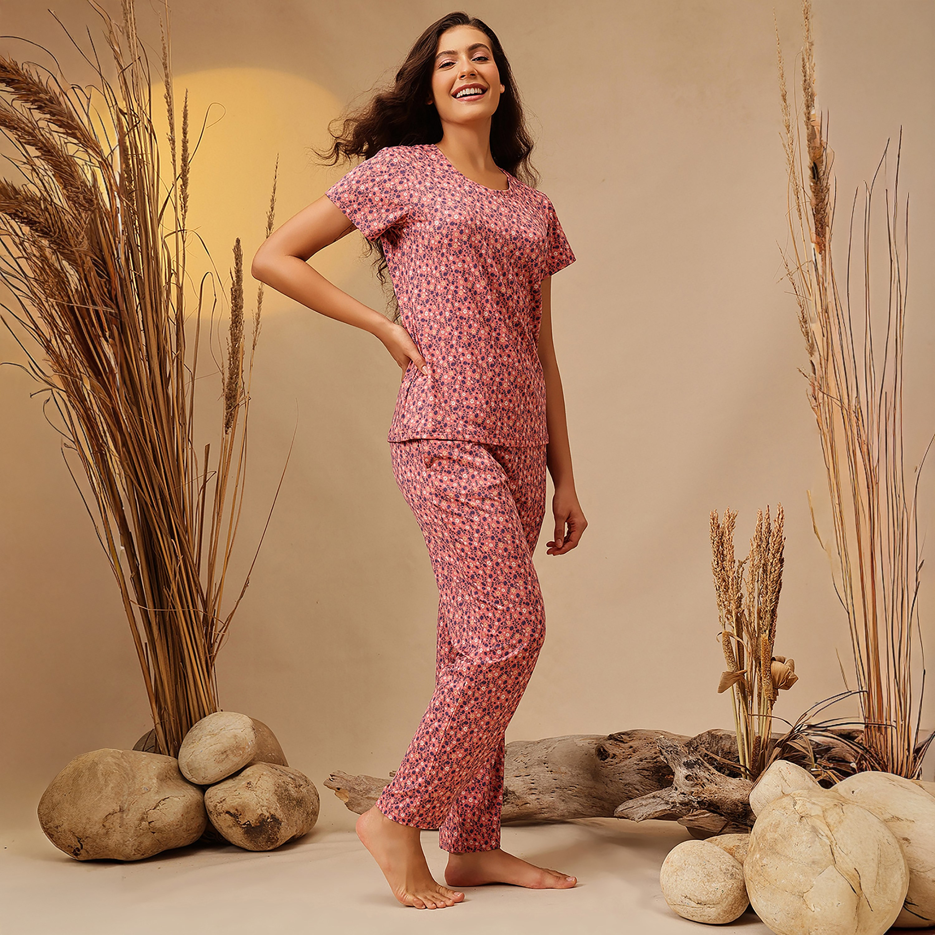 طقم توب وبنطلون بيجامة نسائي بطبعة الزهور فائقة النعومة بلون وردي مرجاني من كلوفيا-women-clothing-nightwear-pyjamas-longsets-image-2