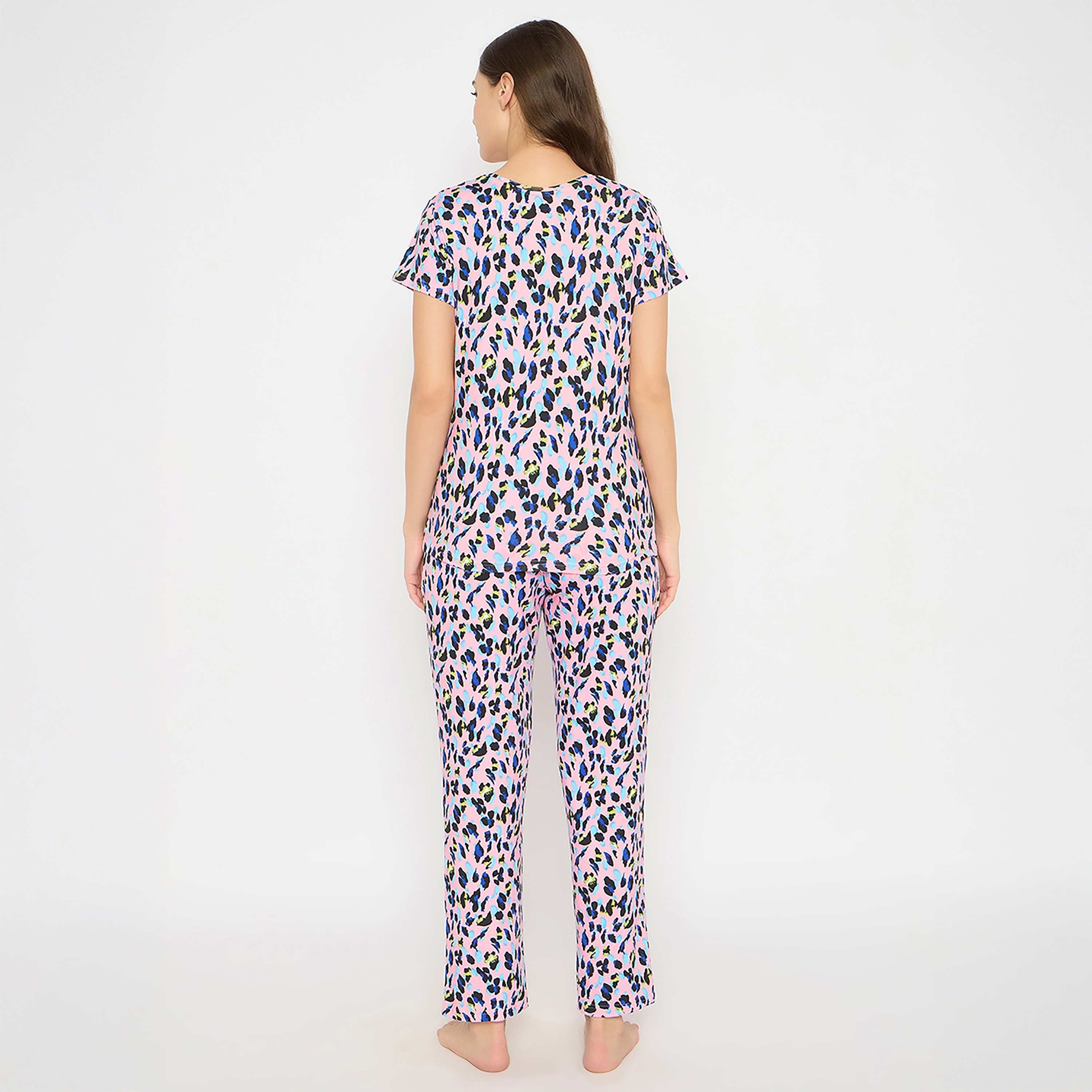 طقم بيجامة وقميص نسائي بطبعة أشكال حيوانات باللون الوردي الفاتح من كلوفيا-women-clothing-nightwear-pyjamas-longsets-image-4