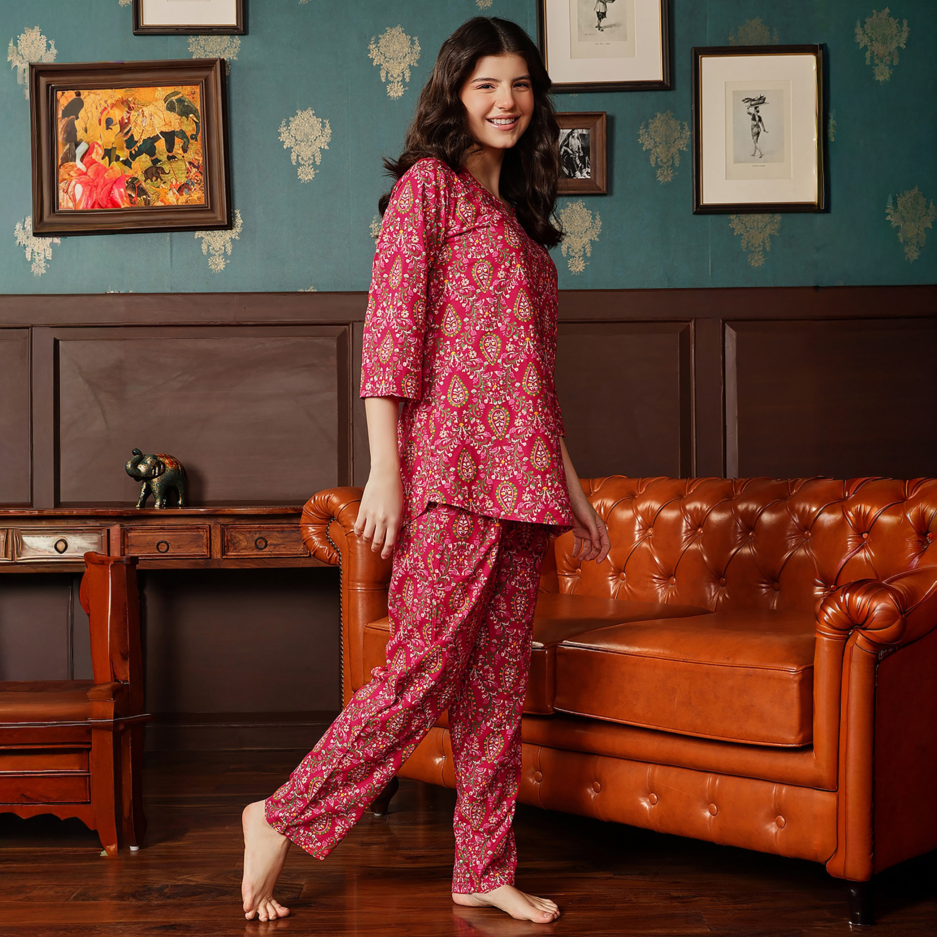طقم توب وبنطلون بيجامة نسائي مطبوع بلون وردي داكن من كلوفيا - رايون-women-clothing-nightwear-pyjamas-longsets-image-2