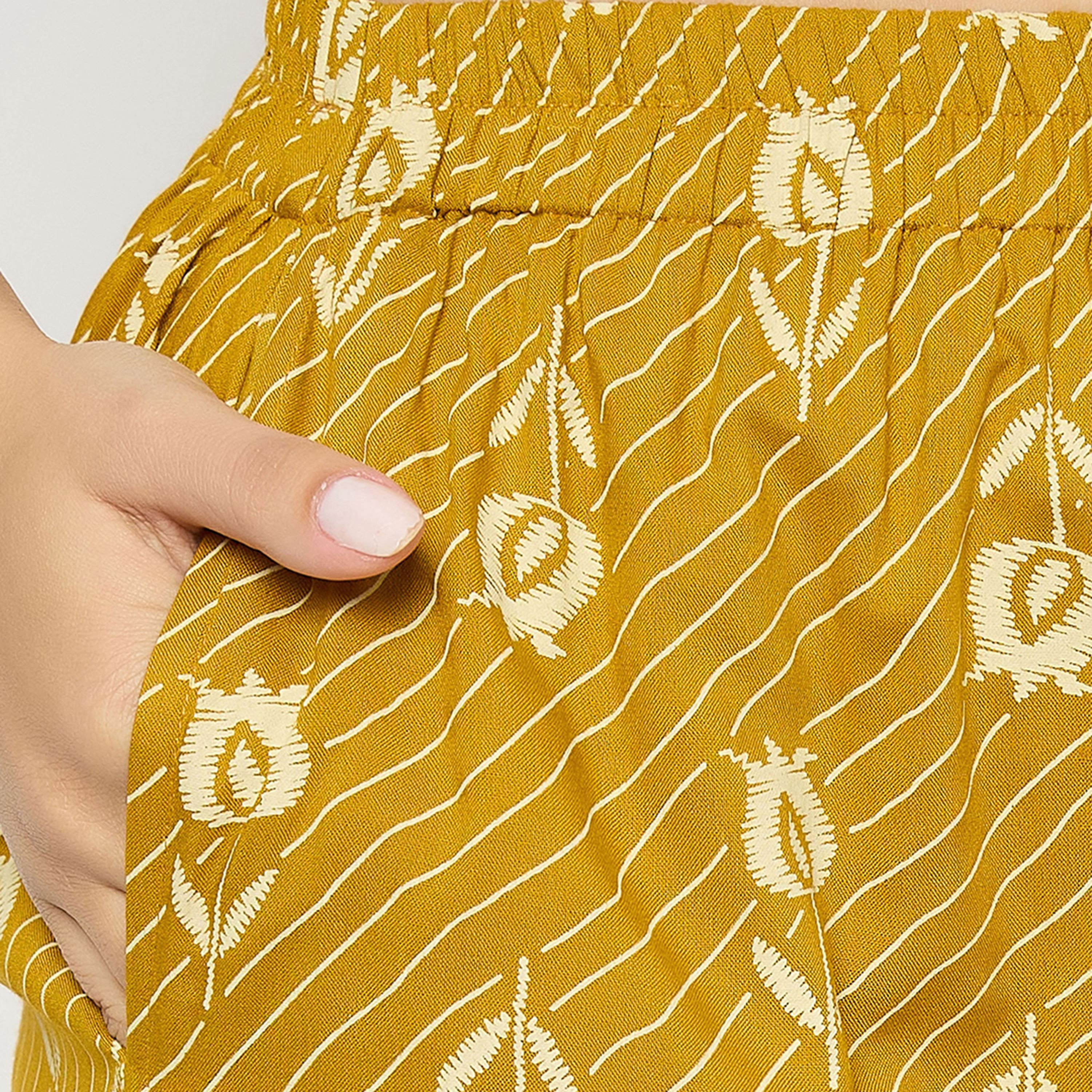 طقم بيجامة وبلوزة نسائية بطبعة ورود بلون اصفر مسطردة من كلوفيا - رايون-women-clothing-nightwear-pyjamas-longsets-image-7