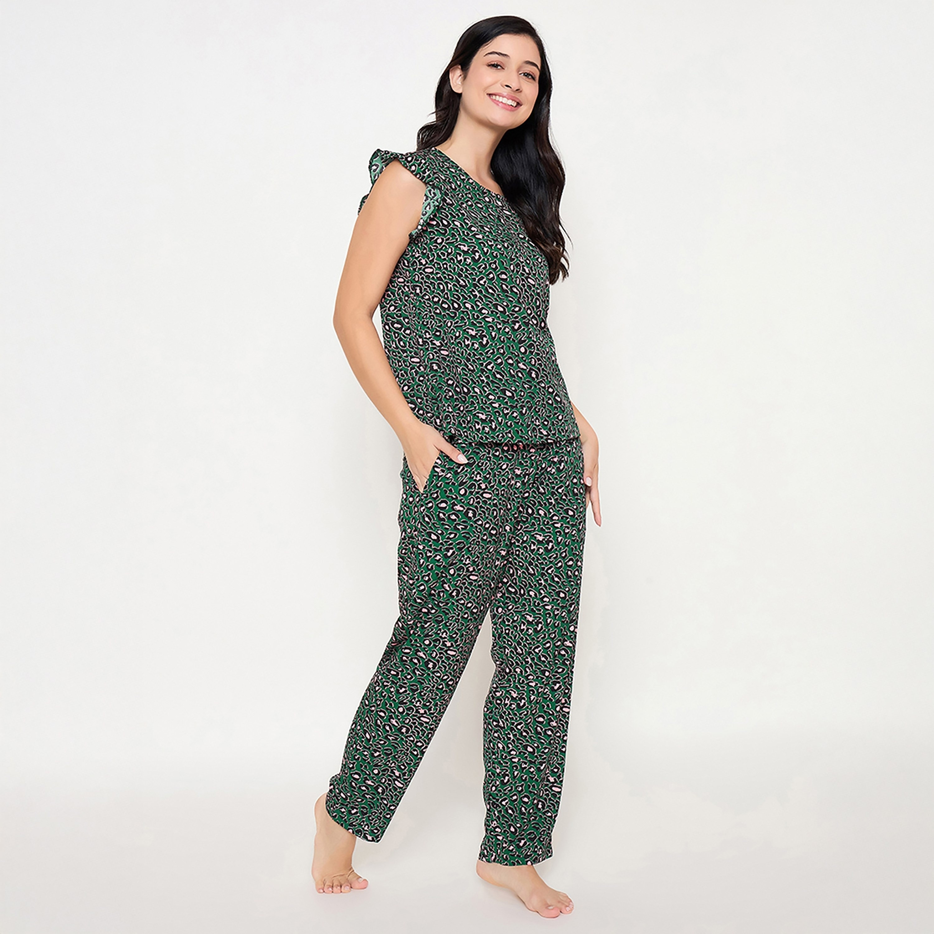 طقم بيجامة وقميص نسائي بطبعة أشكال حيوانات باللون الأخضر الداكن من كلوفيا - كريب-women-clothing-nightwear-pyjamas-longsets-image-2