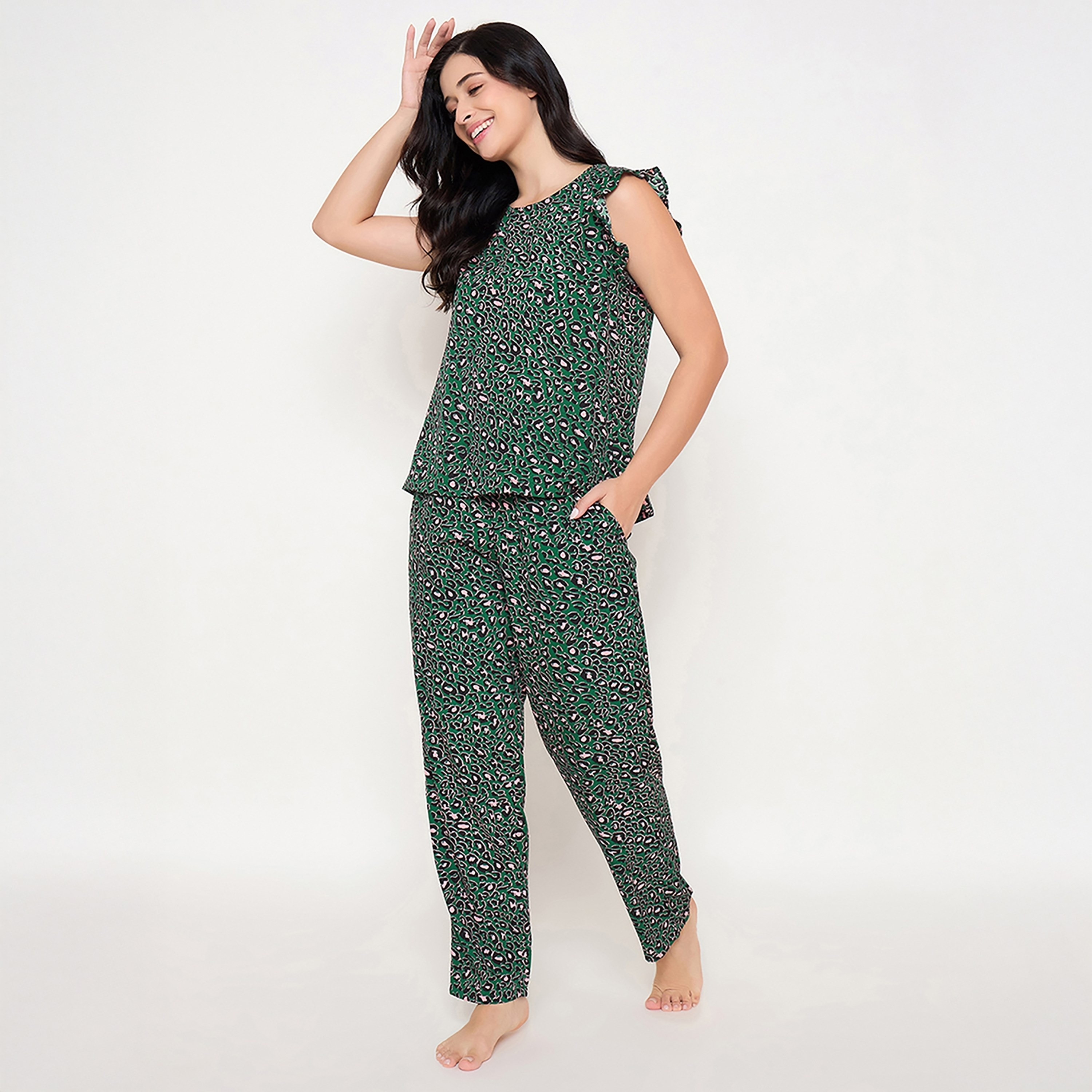 طقم بيجامة وقميص نسائي بطبعة أشكال حيوانات باللون الأخضر الداكن من كلوفيا - كريب-women-clothing-nightwear-pyjamas-longsets-image-3