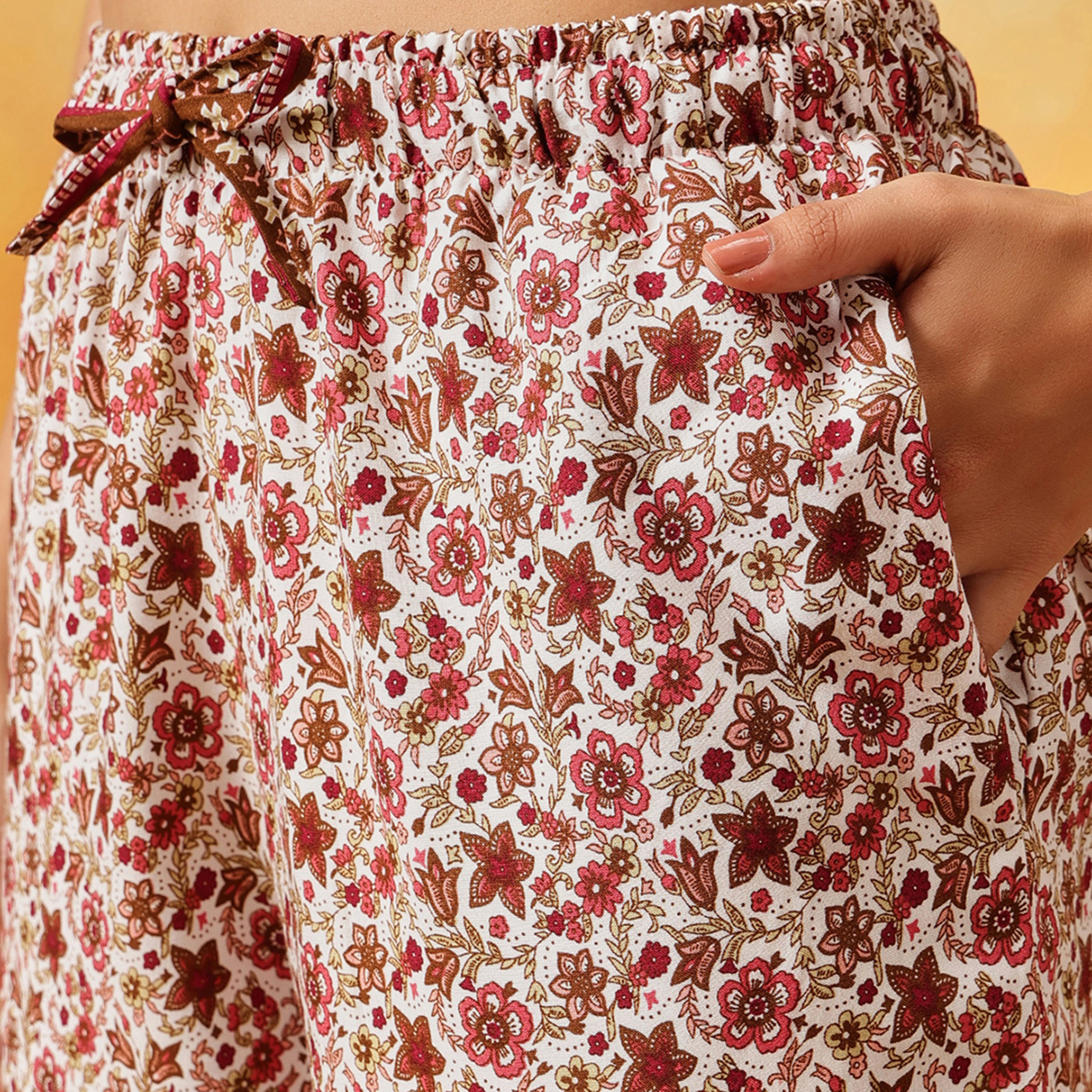 بدلة نوم نسائية بطبعة الزهور وأزرار بلون أبيض من كلوفيا - رايون-women-clothing-nightwear-pyjamas-longsets-image-7