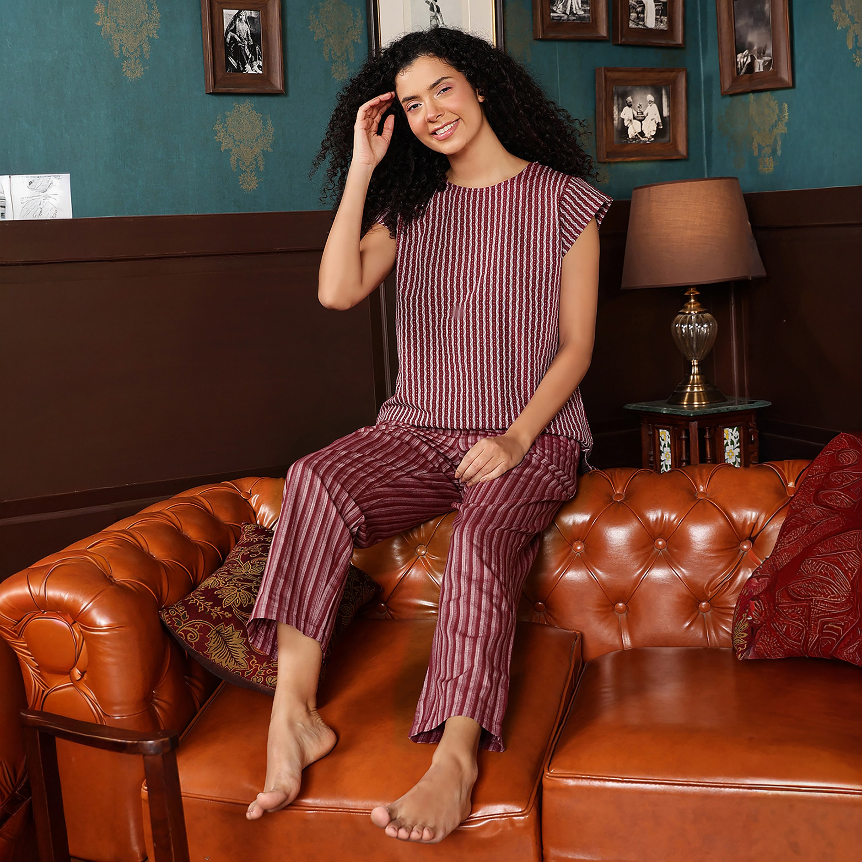 طقم توب كورتا وبنطلون بيجامة نسائي مطبوع بلون مارون من كلوفيا - قطن-women-clothing-nightwear-pyjamas-longsets-image-5