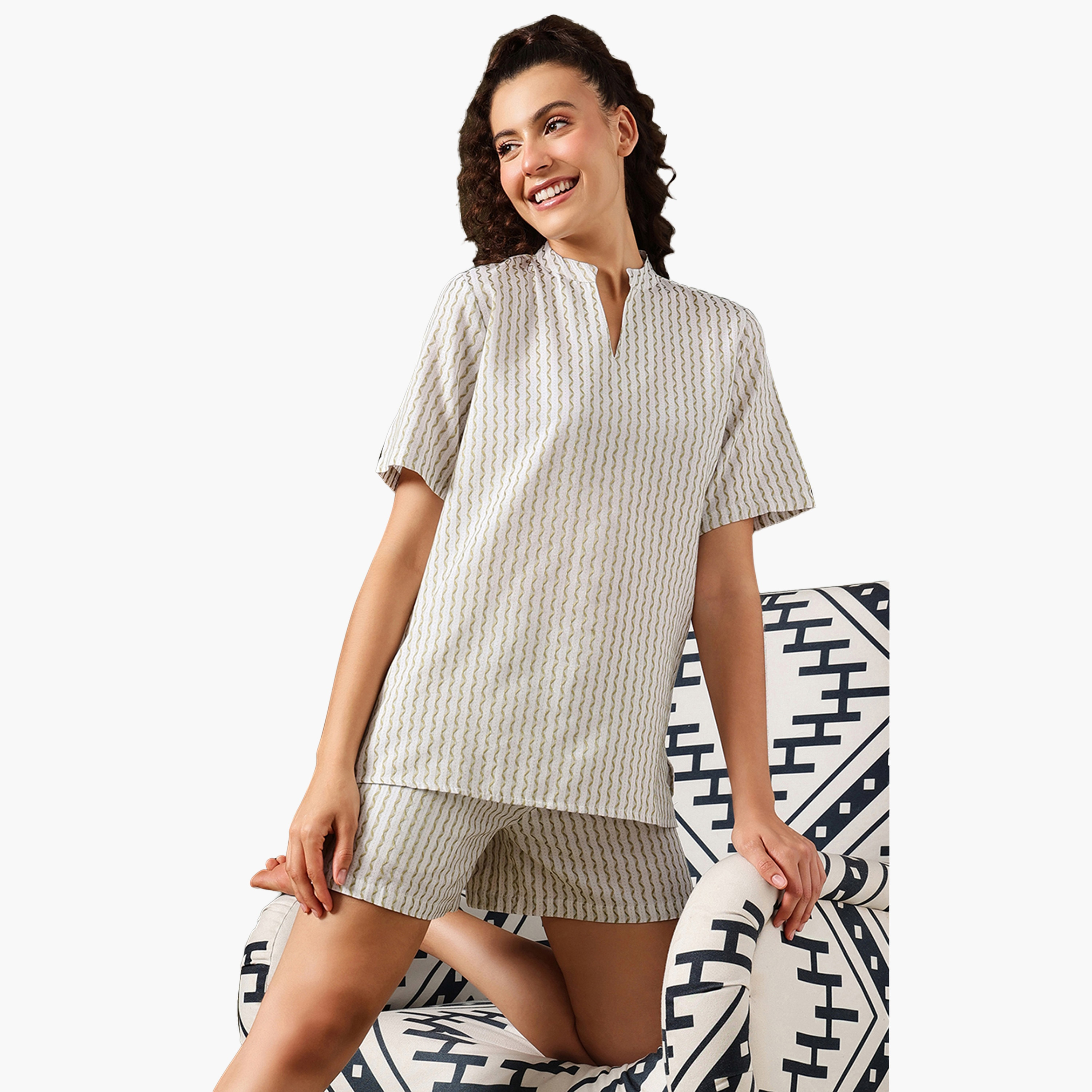 طقم توب كورتا وشورت نسائي مطبوع من كلوفيا - قطن-women-clothing-nightwear-pyjamas-shortsets-image-2