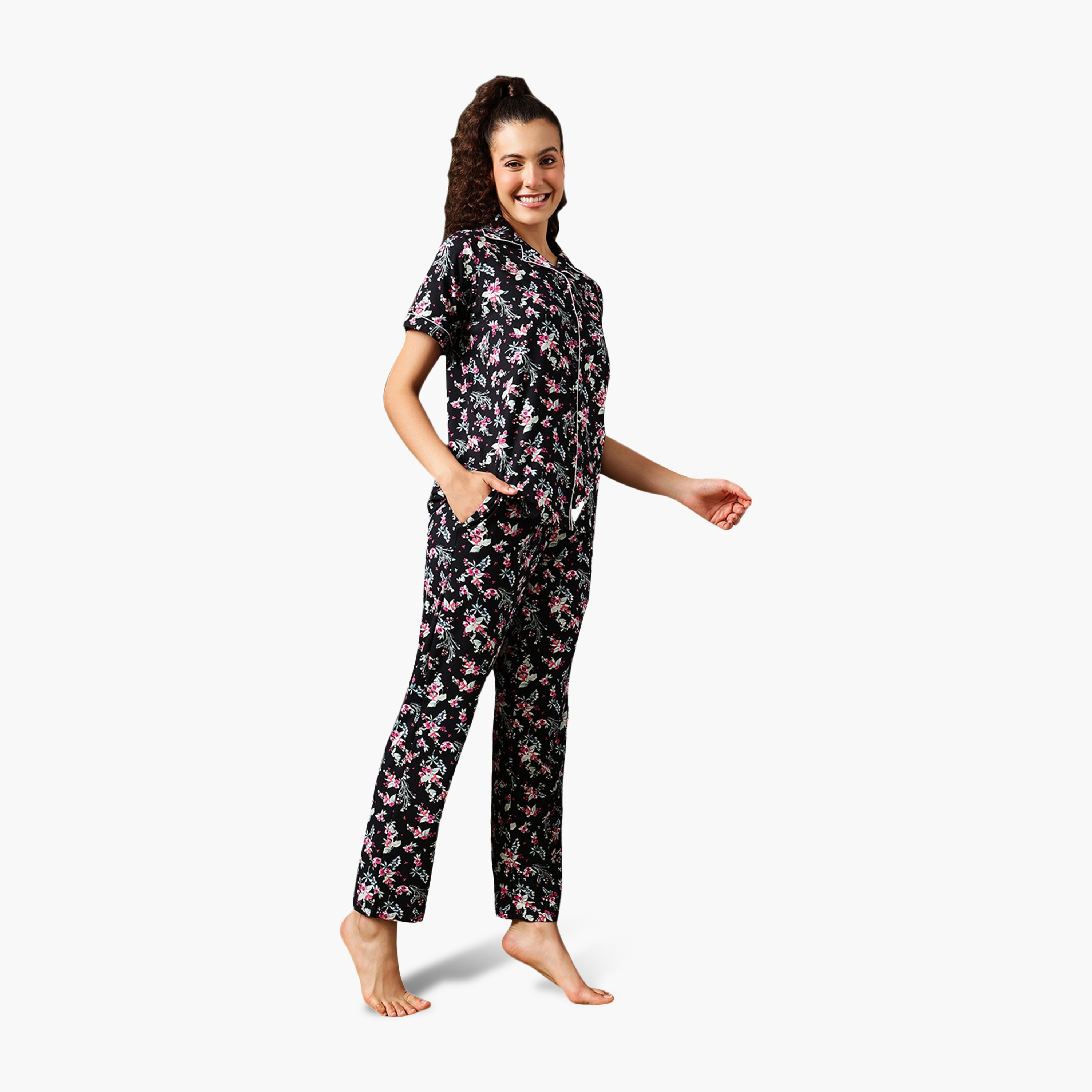 طقم قميص وبنطلون بيجامة نسائي بطبعة الزهور فائقة النعومة وأزرار بلون أسود من كلوفيا-women-clothing-nightwear-pyjamas-longsets-image-3