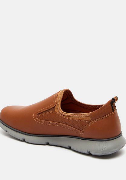 Le Confort Solid Slip-On Loafers with Pull Up Tab-Men%27s Casual Shoes-image-3
