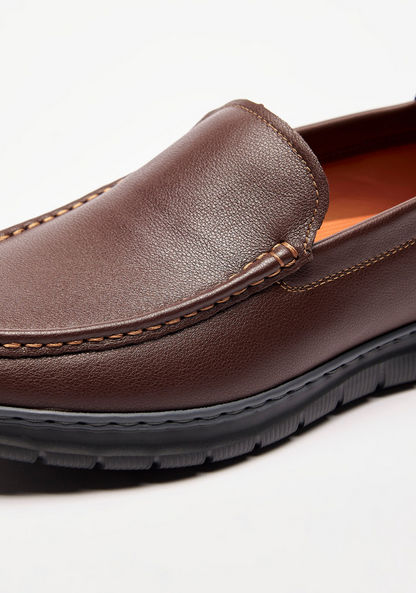 Le Confort Solid Slip-On Leather Loafers with Stitch Detail-Men%27s Casual Shoes-image-5