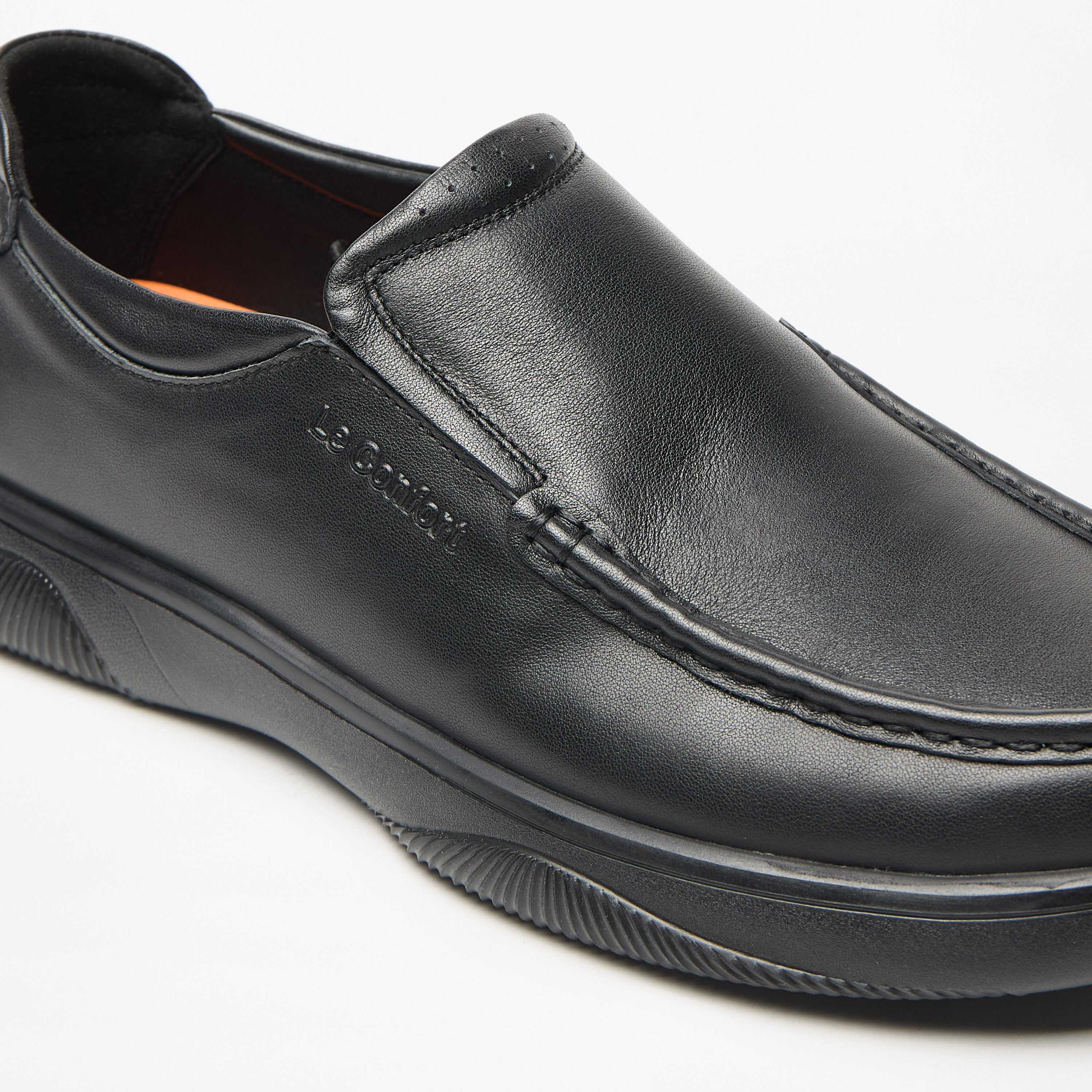 حذاء سادة سهل الارتداء من لو كونفورت-men-shoes-loafersandmoccasins-image-5