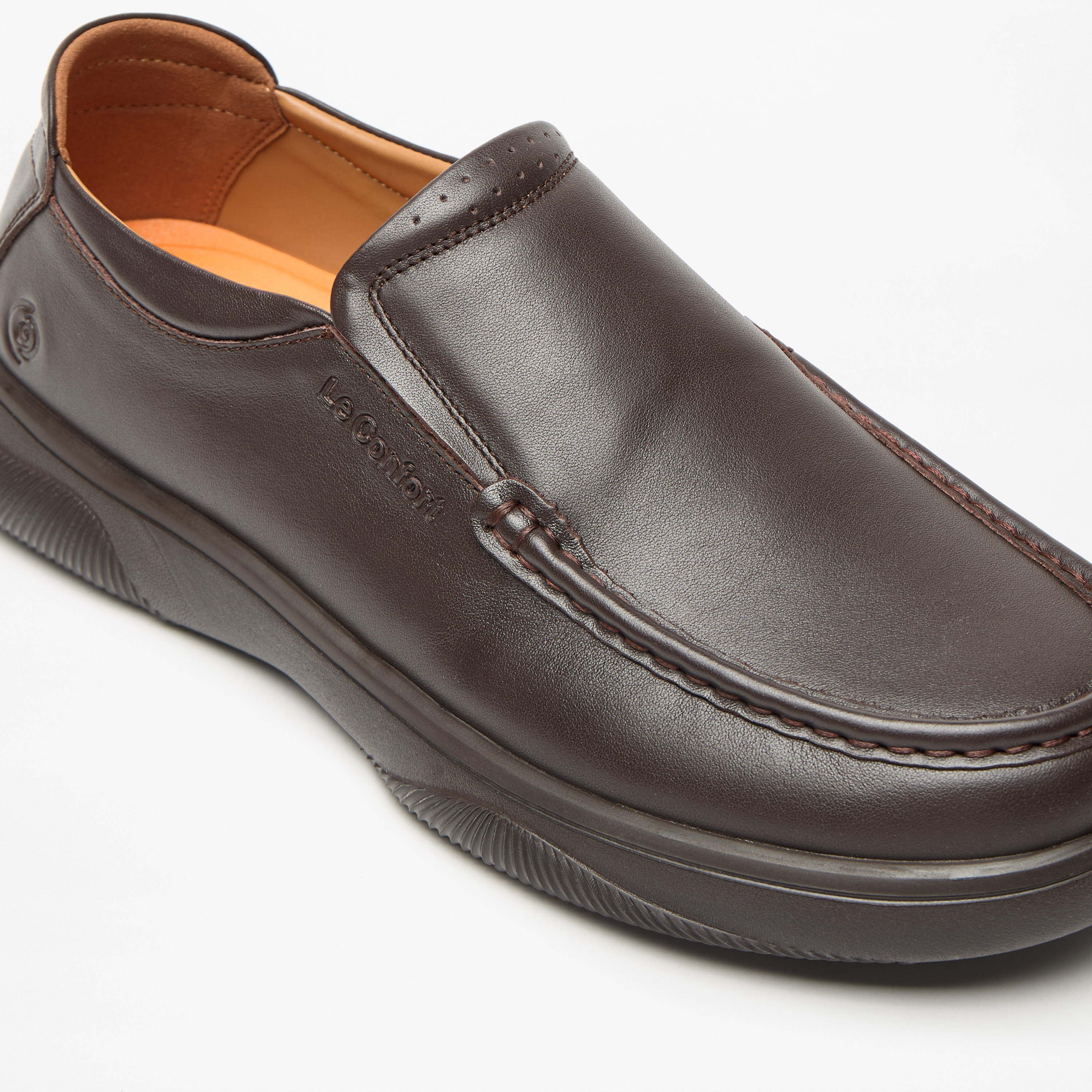 حذاء سادة سهل الارتداء من لو كونفورت-men-shoes-loafersandmoccasins-image-11