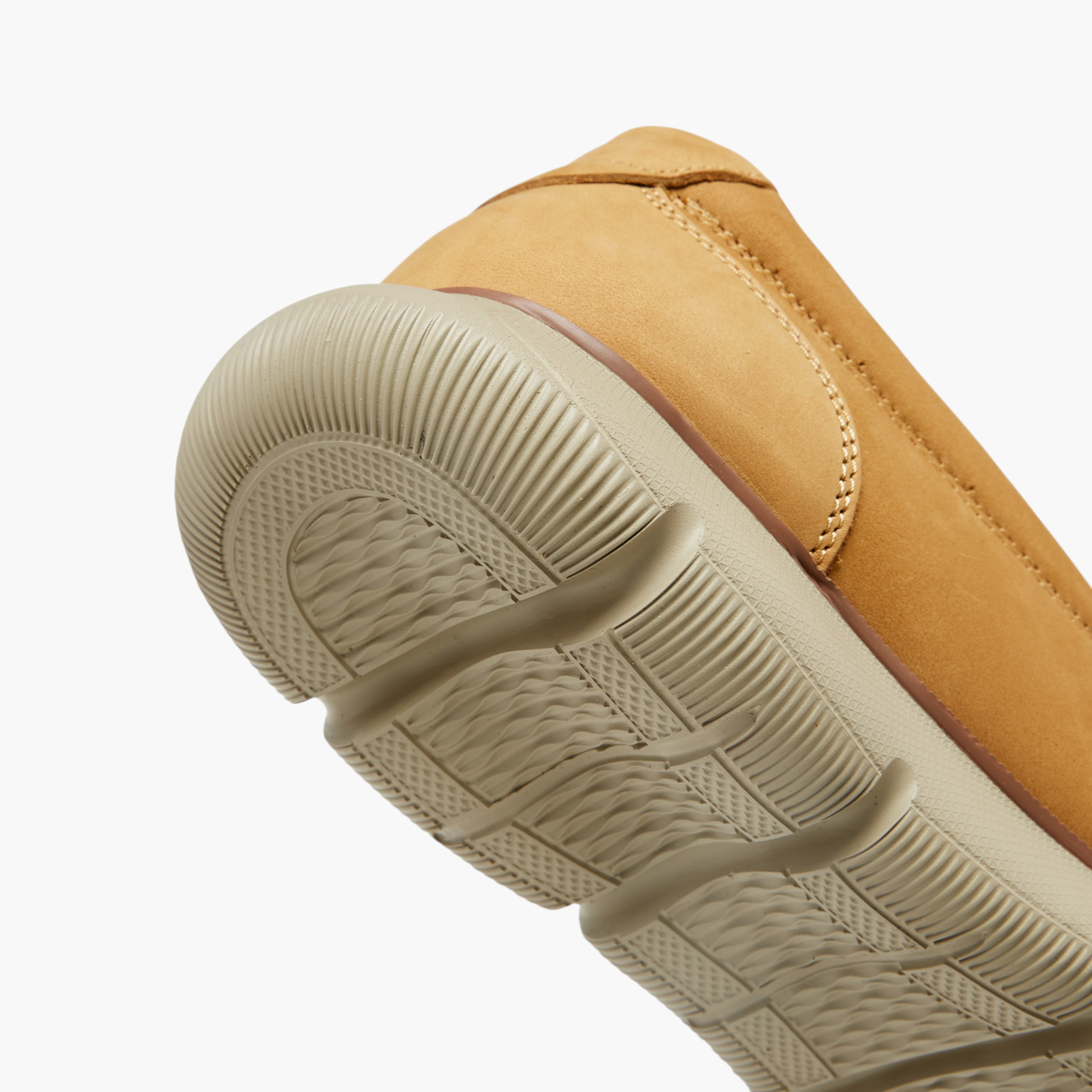 Le Confort Leather Solid Slip-On Moccasins-men-shoes-loafersandmoccasins-image-5