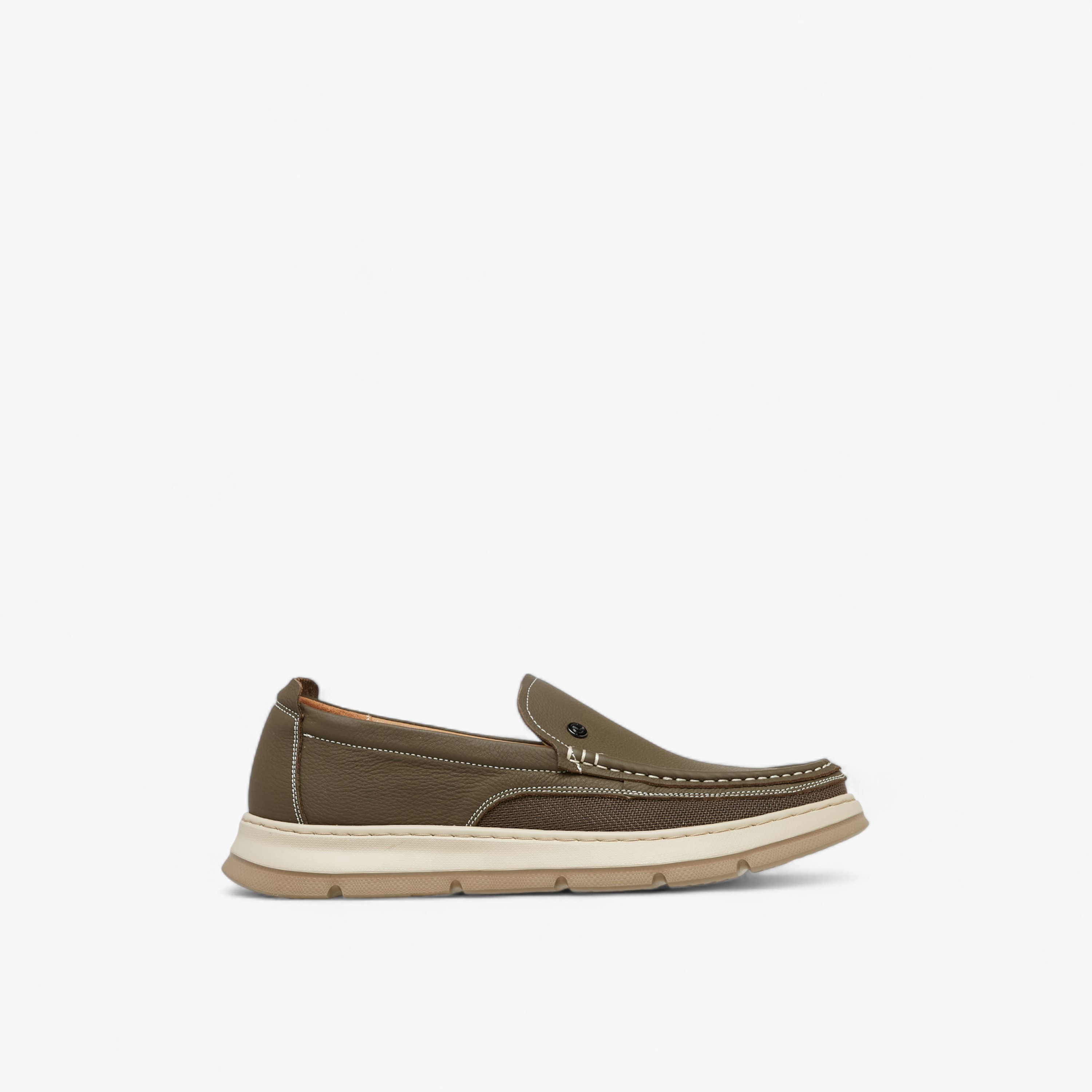 Le Confort Men Solid Slip-On Leather Moccasins-men-shoes-loafersandmoccasins-image-3
