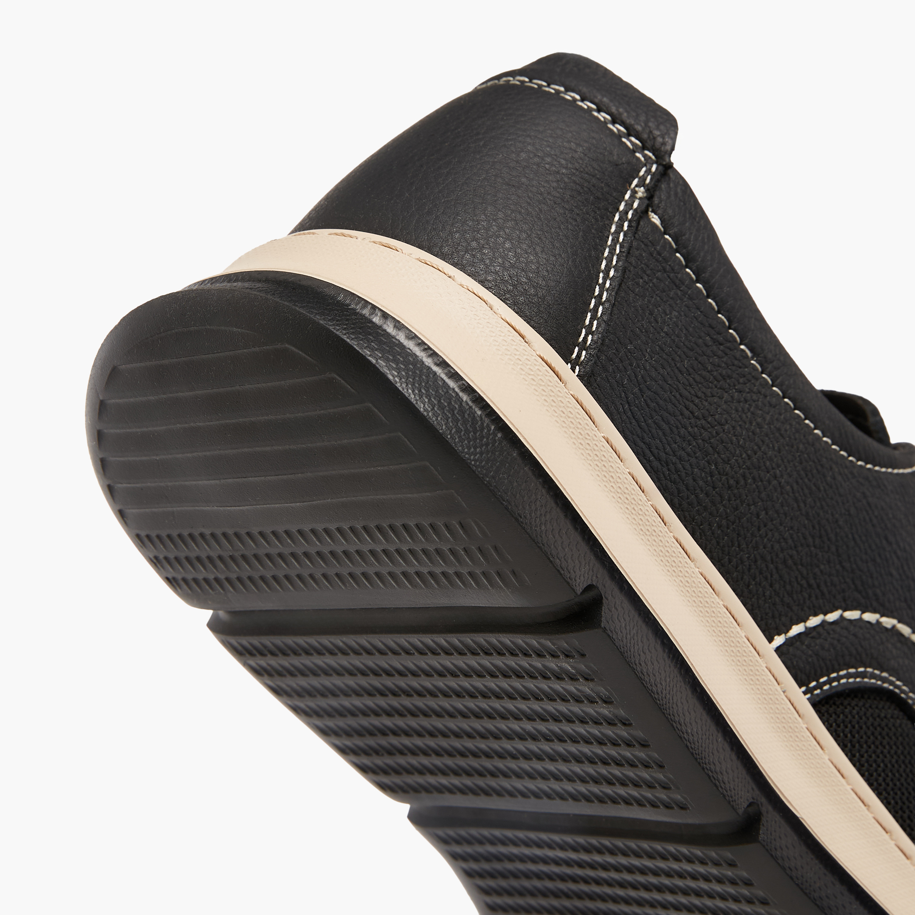 Le Confort Leather Solid Slip-On Sneakers-men-shoes-sneakers-image-5