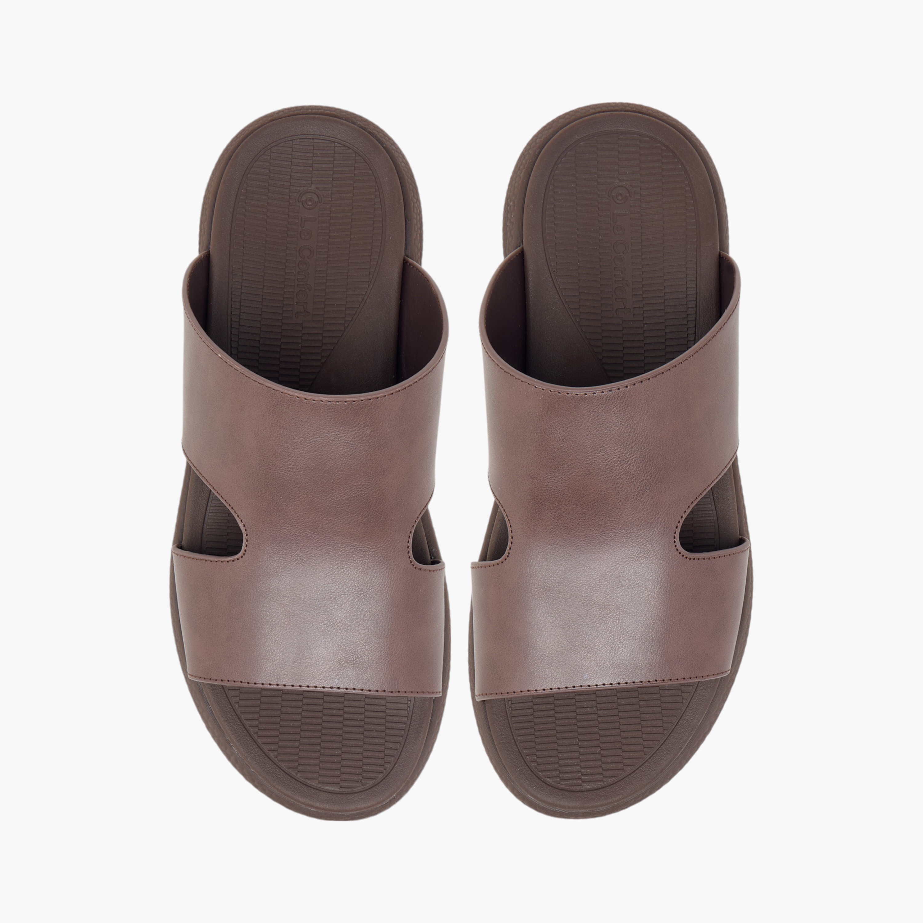 صندل عربي مريح سهل الارتداء بتفاصيل مفرغة من لو كونفورت-men-shoes-sandals-image-1