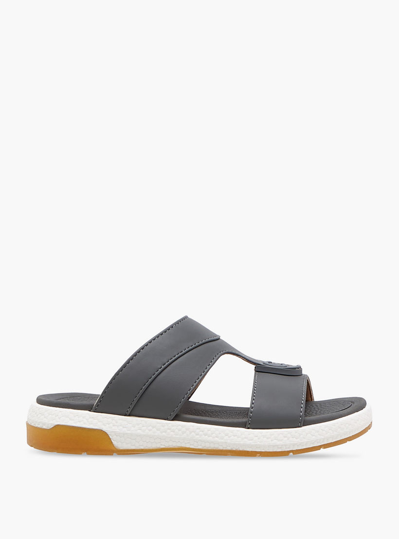 صندل عربي مريح سادة بزينة الشعار من لو كونفورت-boys-shoes-sandals-image-2