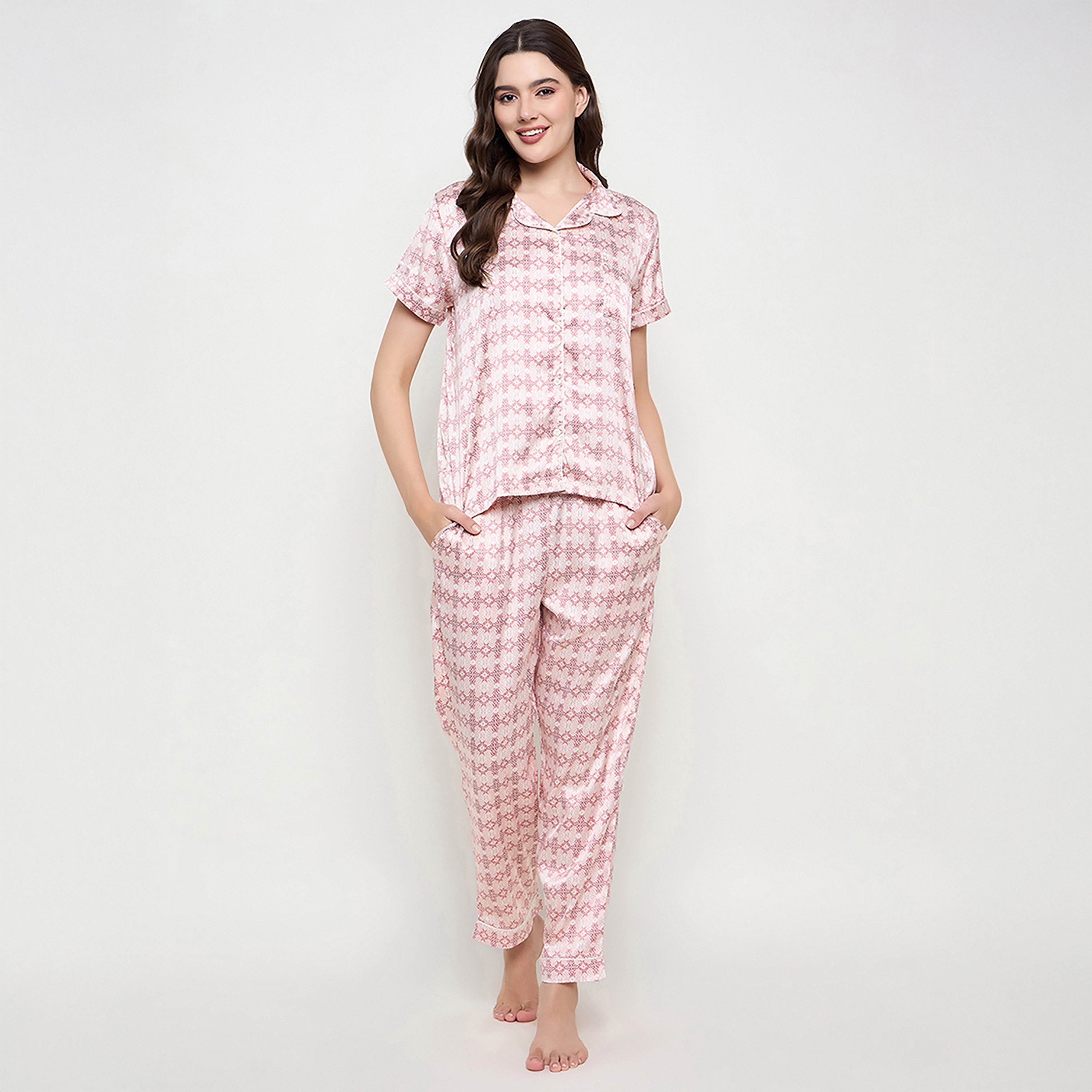 طقم قميص وبيجامة نسائي مطبوع بأزرار باللون الوردي الفاتح من كلوفيا - ساتان-women-clothing-nightwear-pyjamas-longsets-image-1