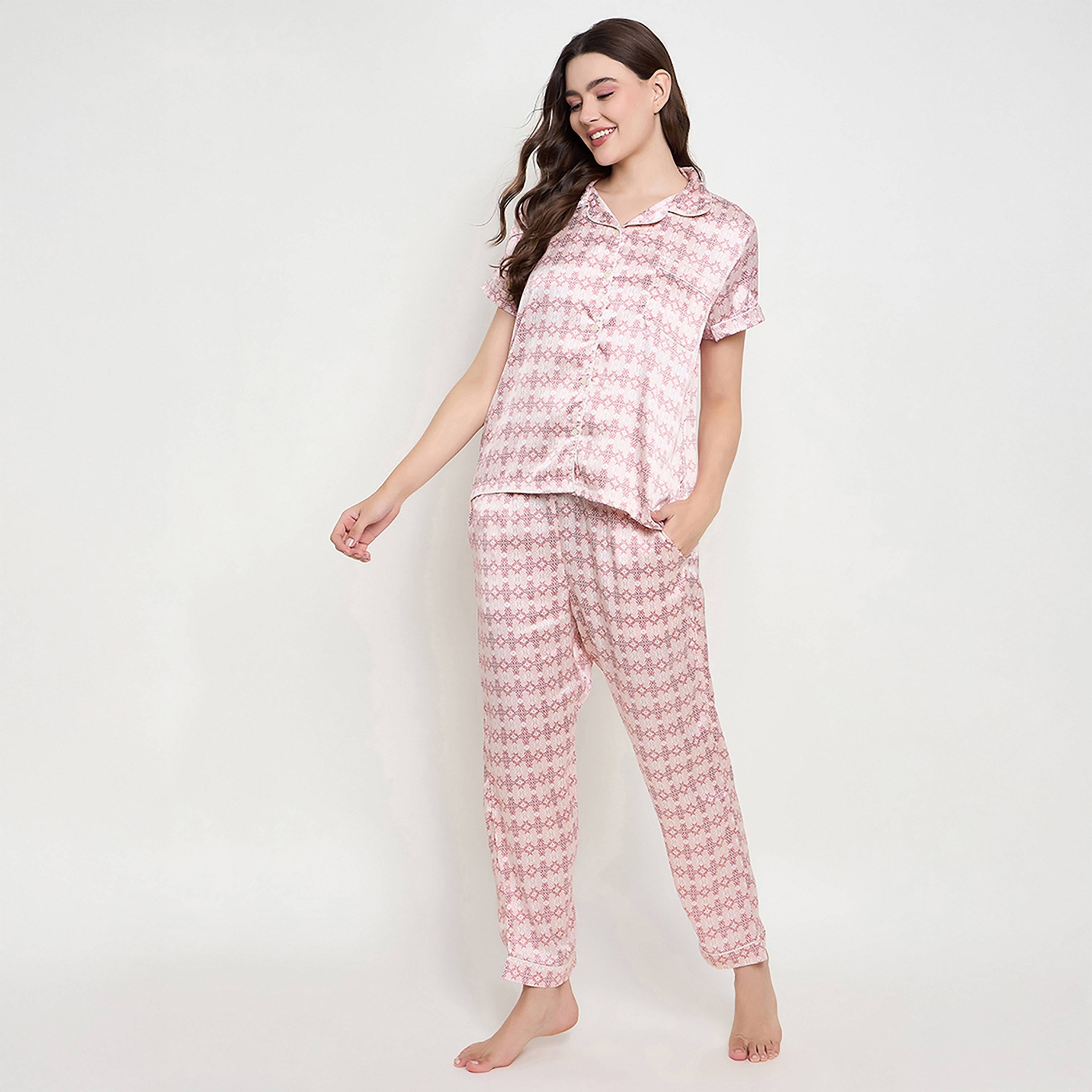 طقم قميص وبيجامة نسائي مطبوع بأزرار باللون الوردي الفاتح من كلوفيا - ساتان-women-clothing-nightwear-pyjamas-longsets-image-3