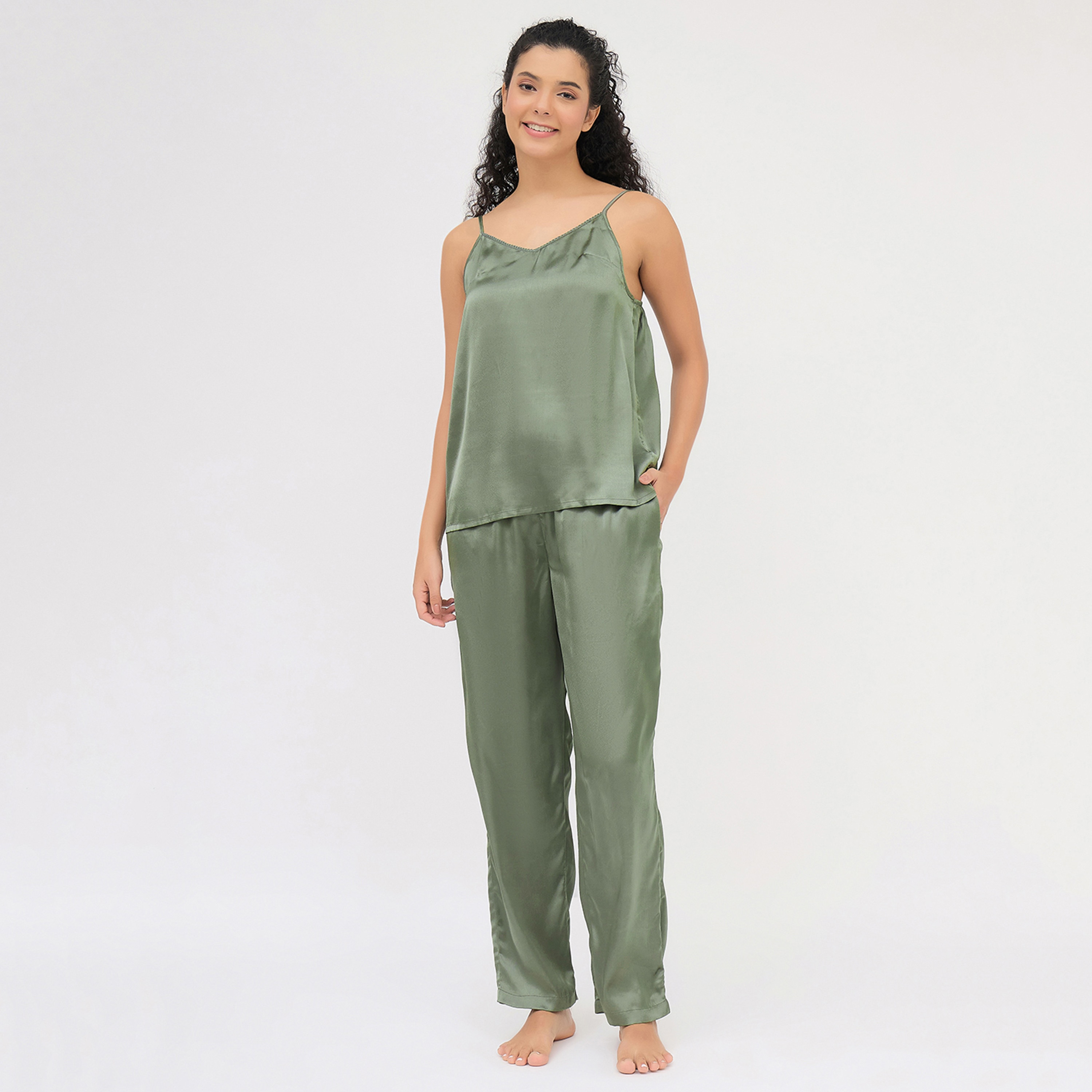 طقم نسائي 3 قطع (توب كامي، بنطلون بيجامة، وروب) من كلوفيا - ساتان-women-clothing-nightwear-pyjamas-longsets-image-19