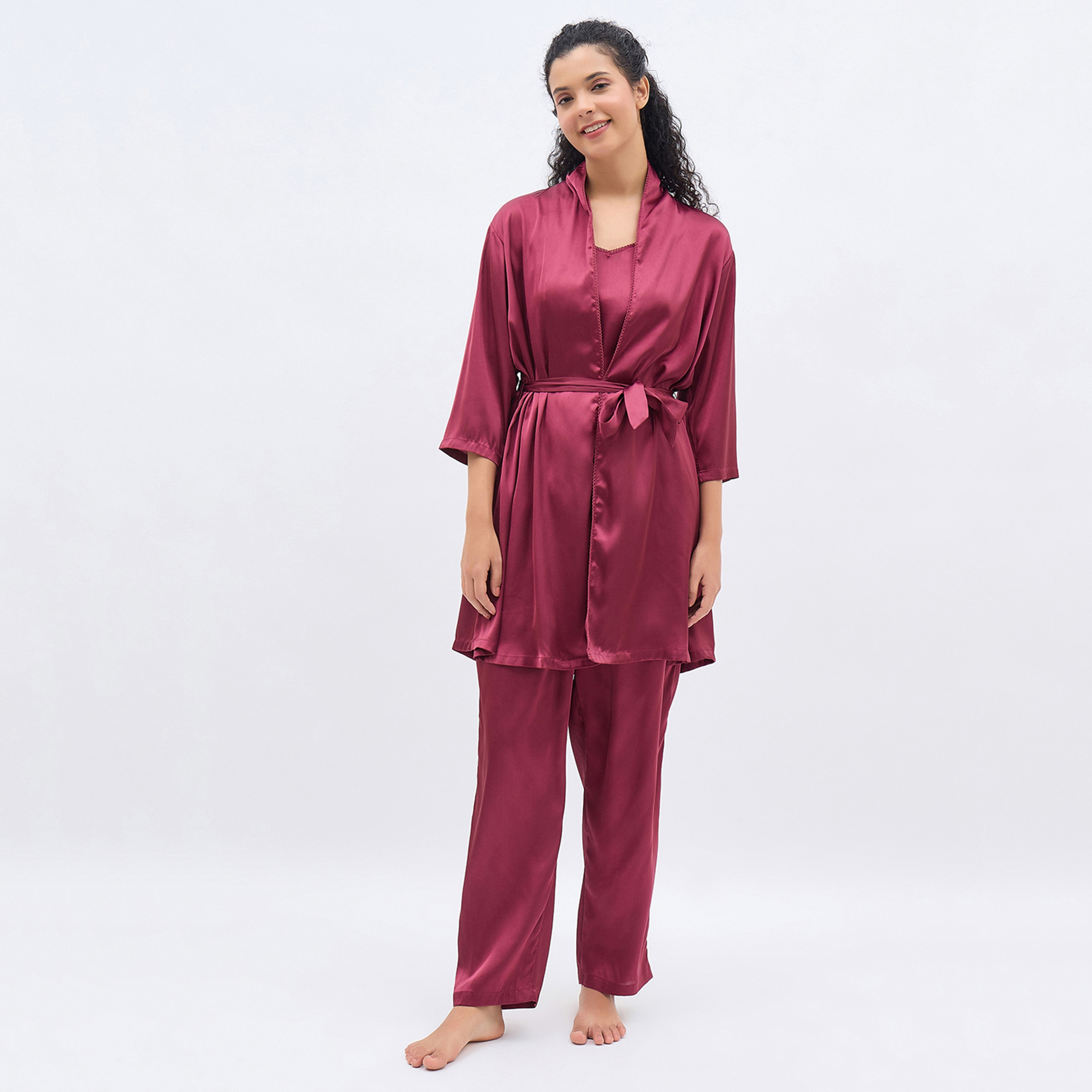 طقم نسائي 3 قطع (توب كامي، بنطلون بيجامة، وروب) من كلوفيا - ساتان-women-clothing-nightwear-pyjamas-longsets-image-1