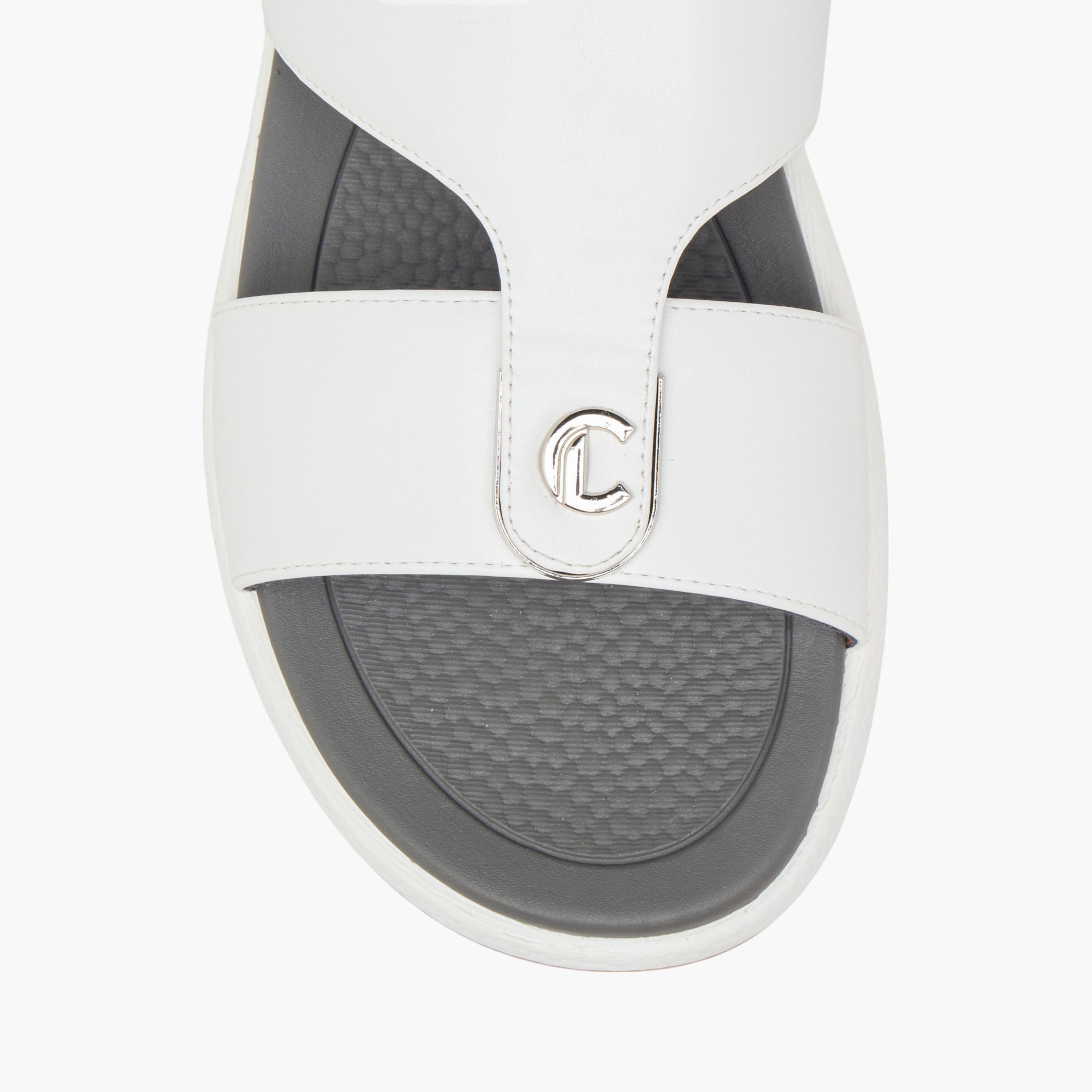صندل عربي مريح سهل الارتداء بتفاصيل مفرغة من لو كونفورت-men-shoes-sandals-image-7