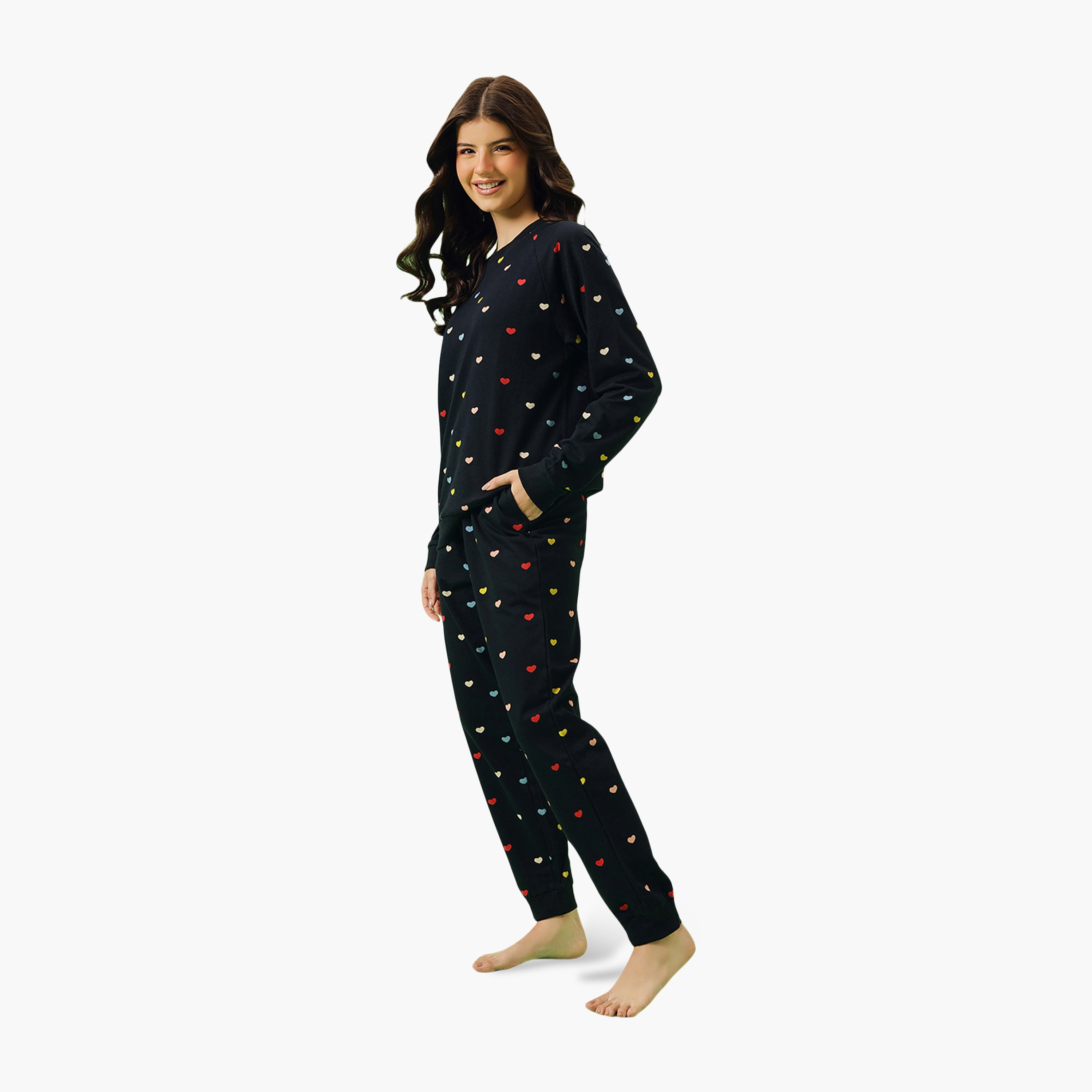 طقم سويت شيرت وبنطلون جوجر نسائي بطبعة قلب بلون كحلي من كلوفيا - قطن تيري 100%-women-clothing-nightwear-pyjamas-longsets-image-3