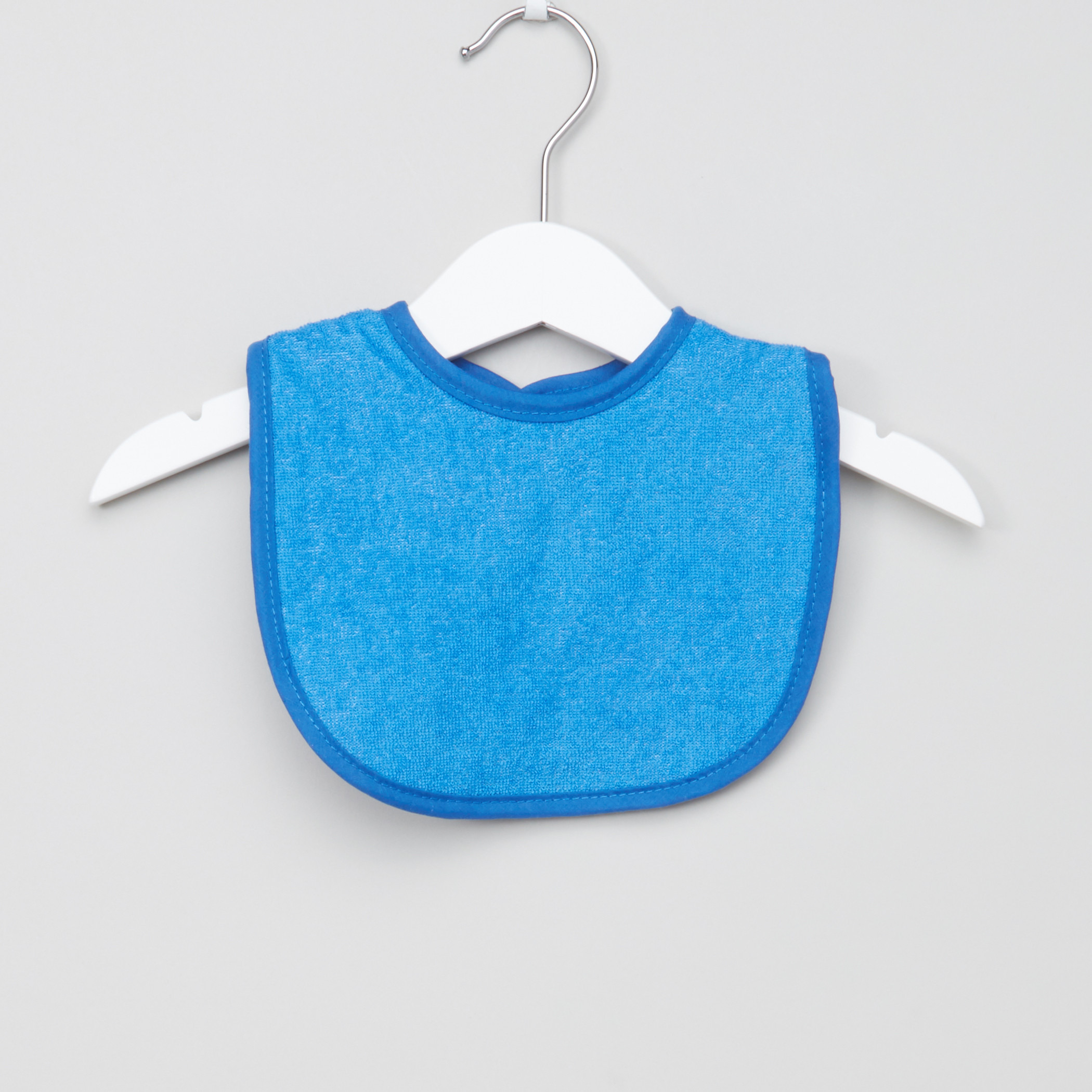 مريلة بتطريزات وإغلاق سهل - طقم من 4 قطع-baby-feeding-bibs-image-2