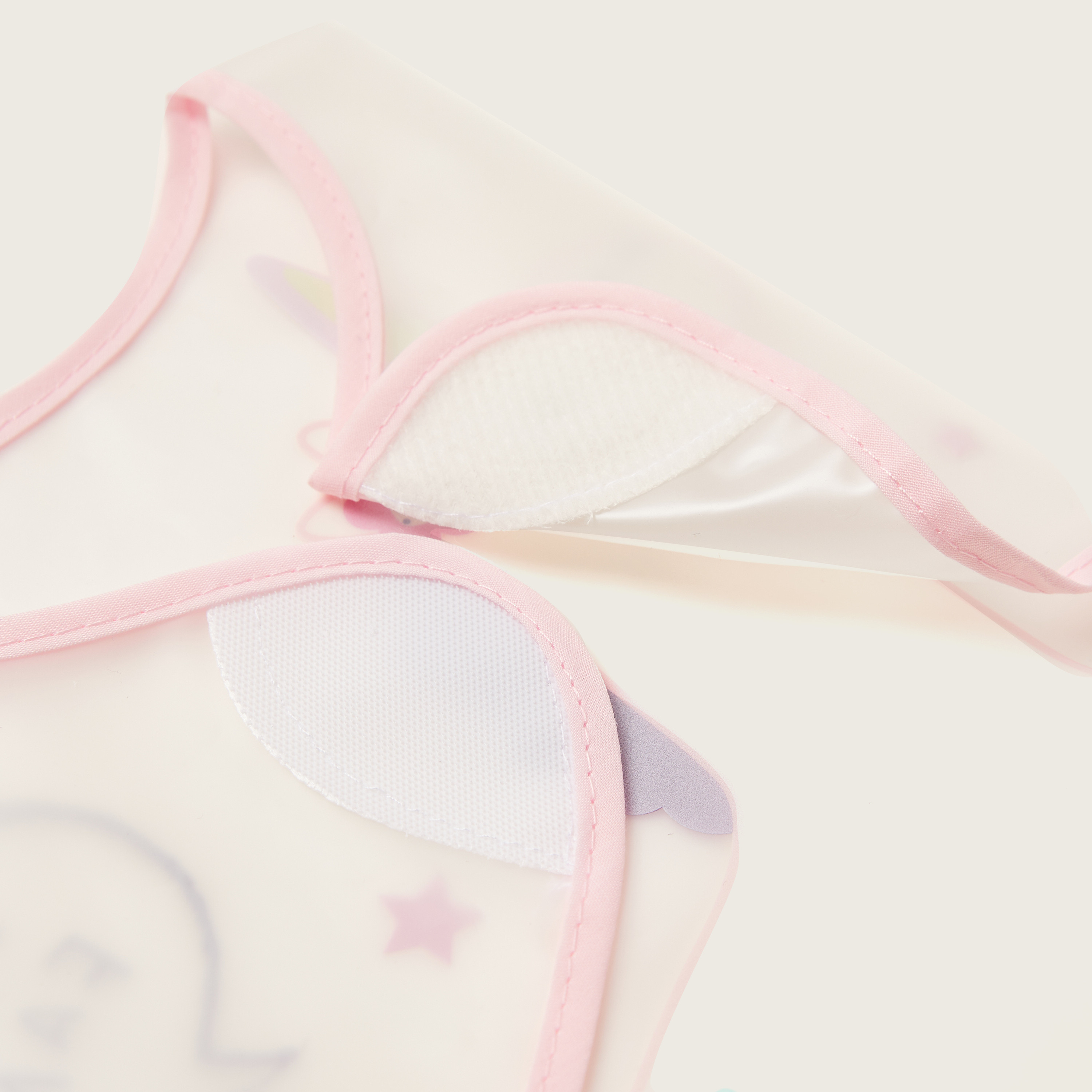 مريلة بطبعات يونيكورن وشريط إغلاق من جونيورز-baby-feeding-bibs-image-4