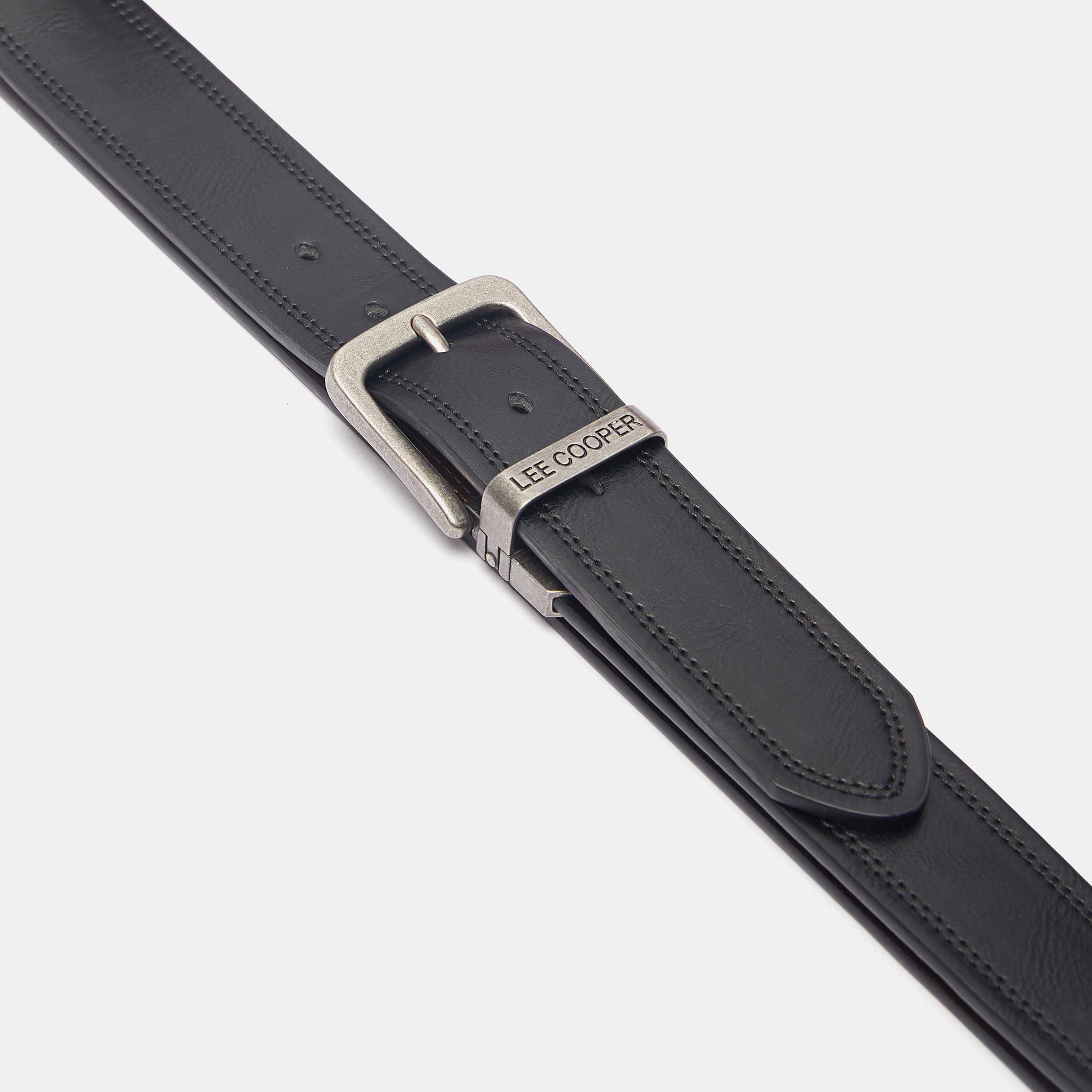 حزام سادة بإبزيم بدبوس إغلاق وتفاصيل مغرّزة من لي كوبر-men-beltsandwallets-belts-image-2