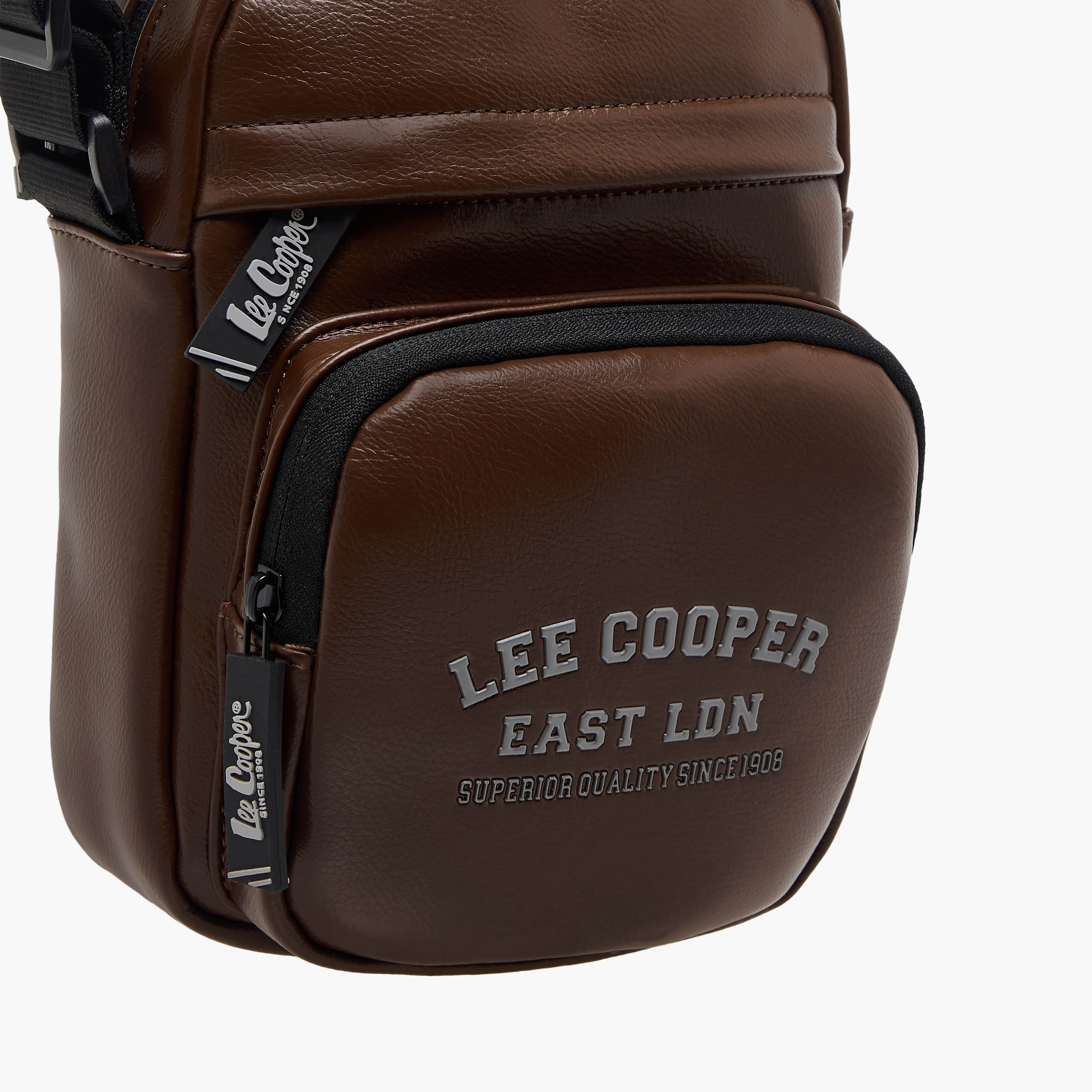 شنطة كروس بودي بحزام قابل للتعديل وسحاب إغلاق وطبعات شعار من لي كوبر-travel-accessories-image-4
