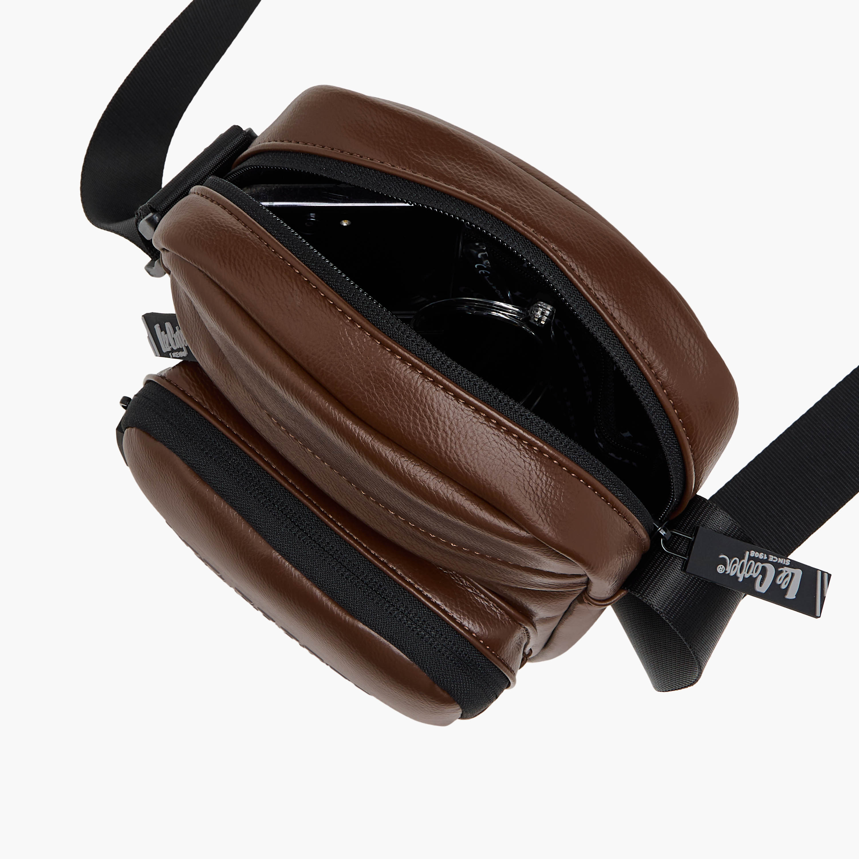 شنطة كروس بودي بحزام قابل للتعديل وسحاب إغلاق وطبعات شعار من لي كوبر-travel-accessories-image-7
