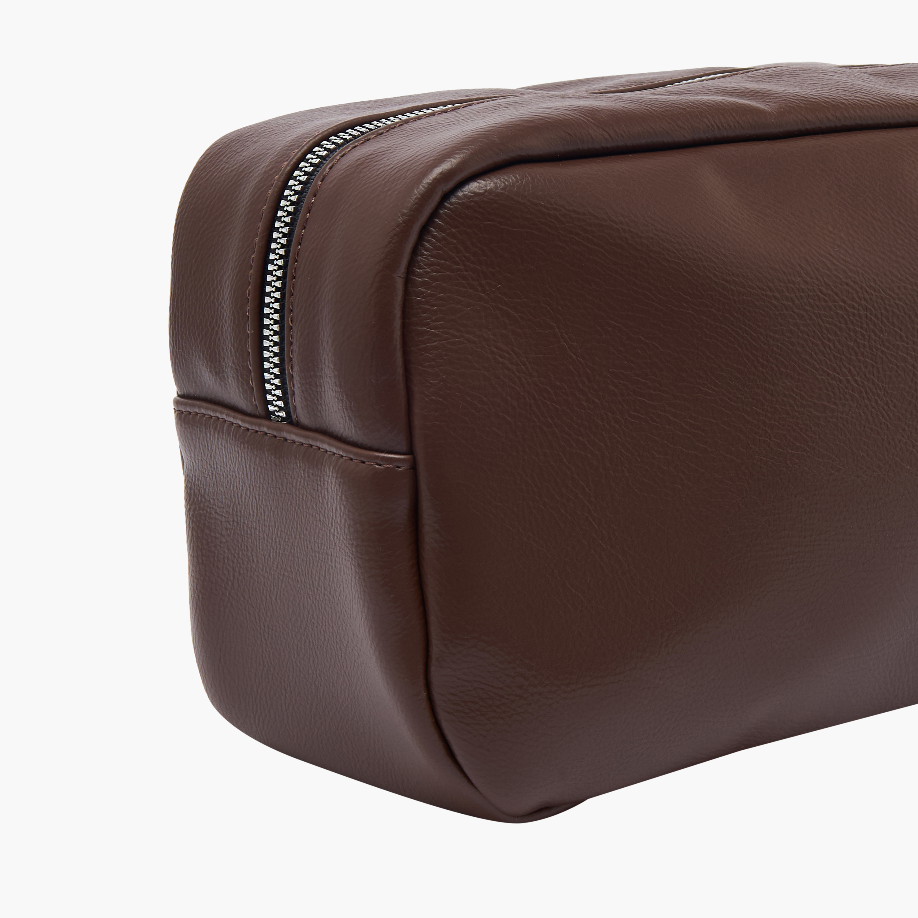 شنطة صغيرة بزخارف شعار للرجال من لي كوبر-travel-accessories-image-7