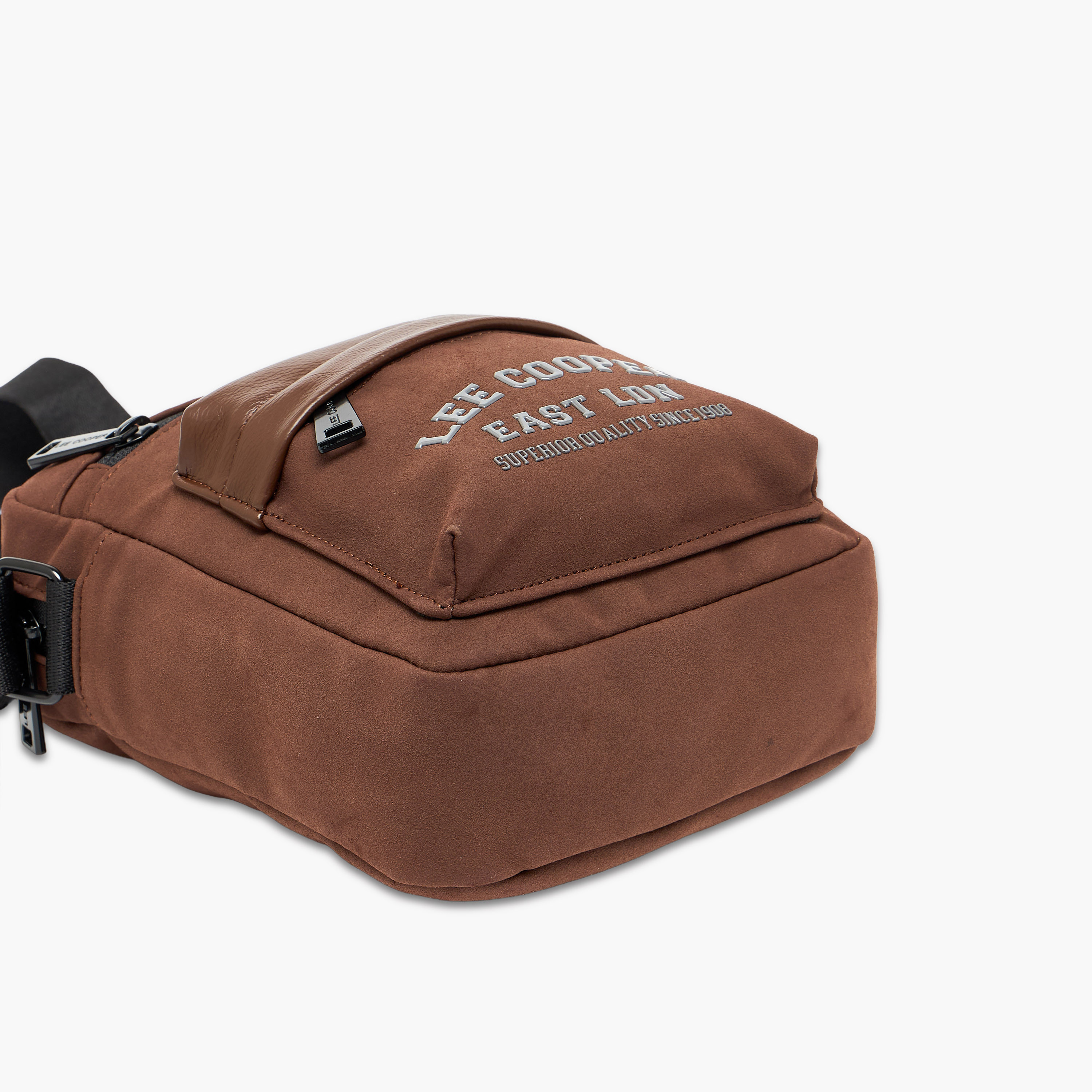 شنطة كروس بودي بطبعات شعار للرجال من لي كوبر-men-bags-image-5