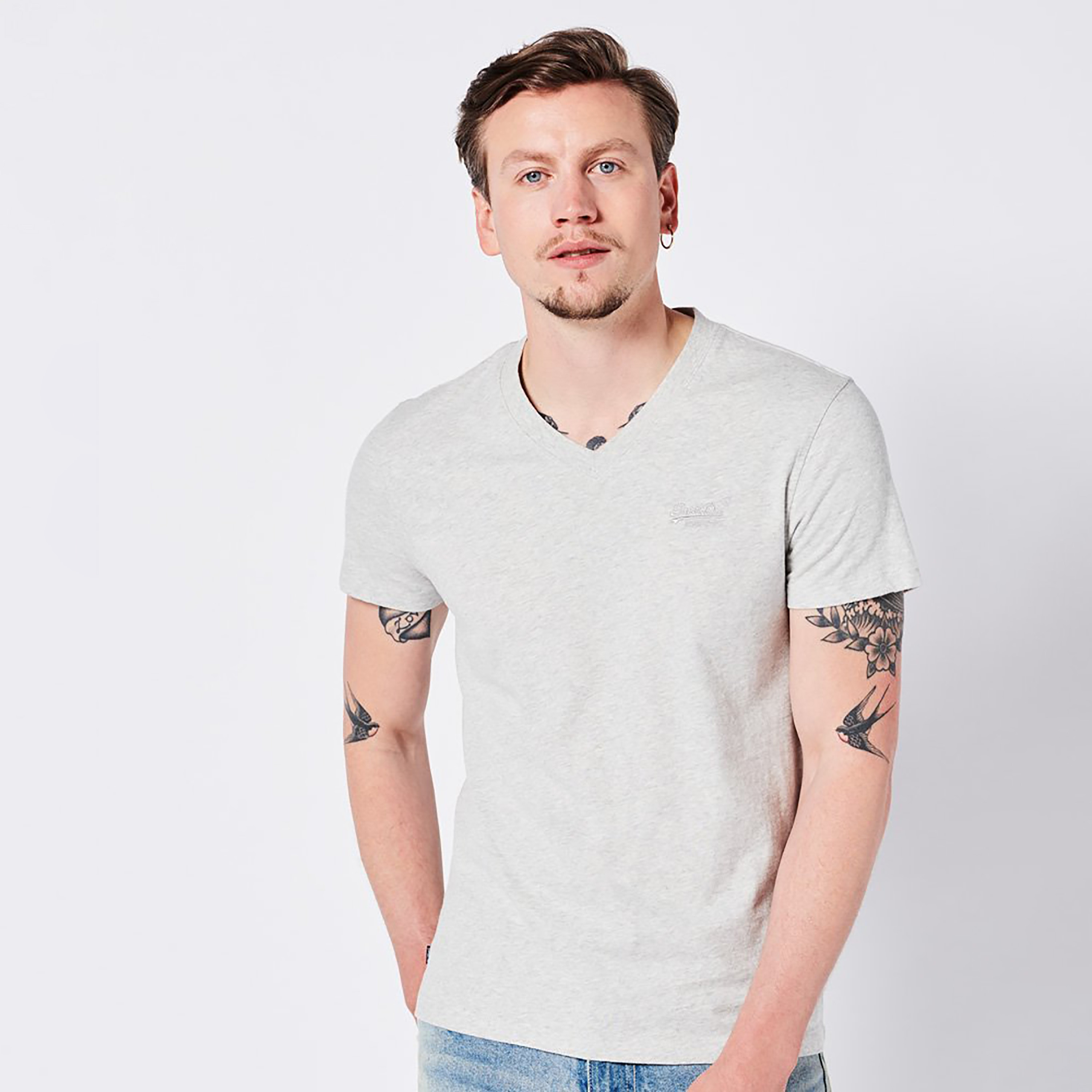 تيشيرت سوبردراي فينتاج بشعار وأكمام قصيرة ورقبة على شكل وى-men-clothing-tshirtsandpolos-tshirts-image-1