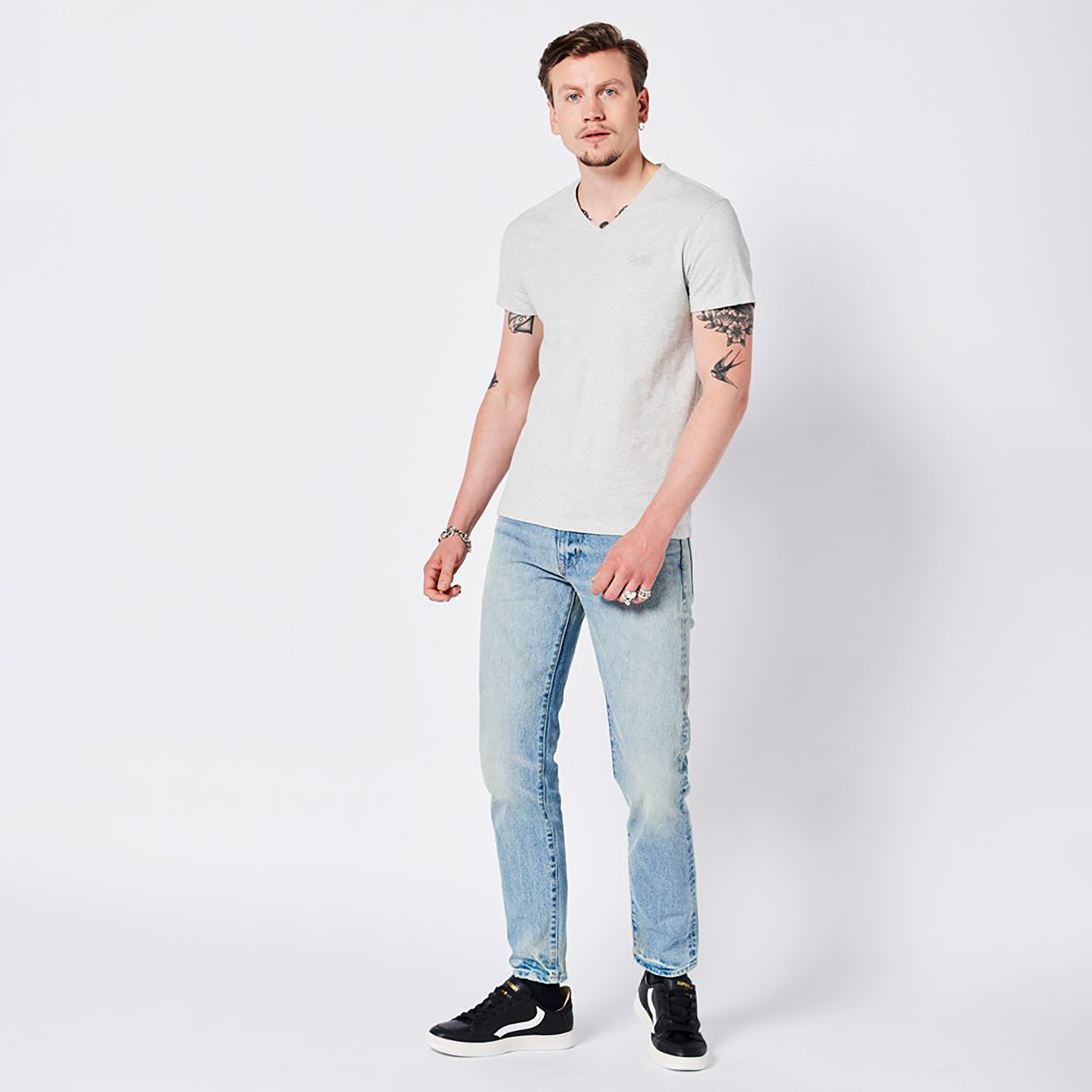تيشيرت سوبردراي فينتاج بشعار وأكمام قصيرة ورقبة على شكل وى-men-clothing-tshirtsandpolos-tshirts-image-2