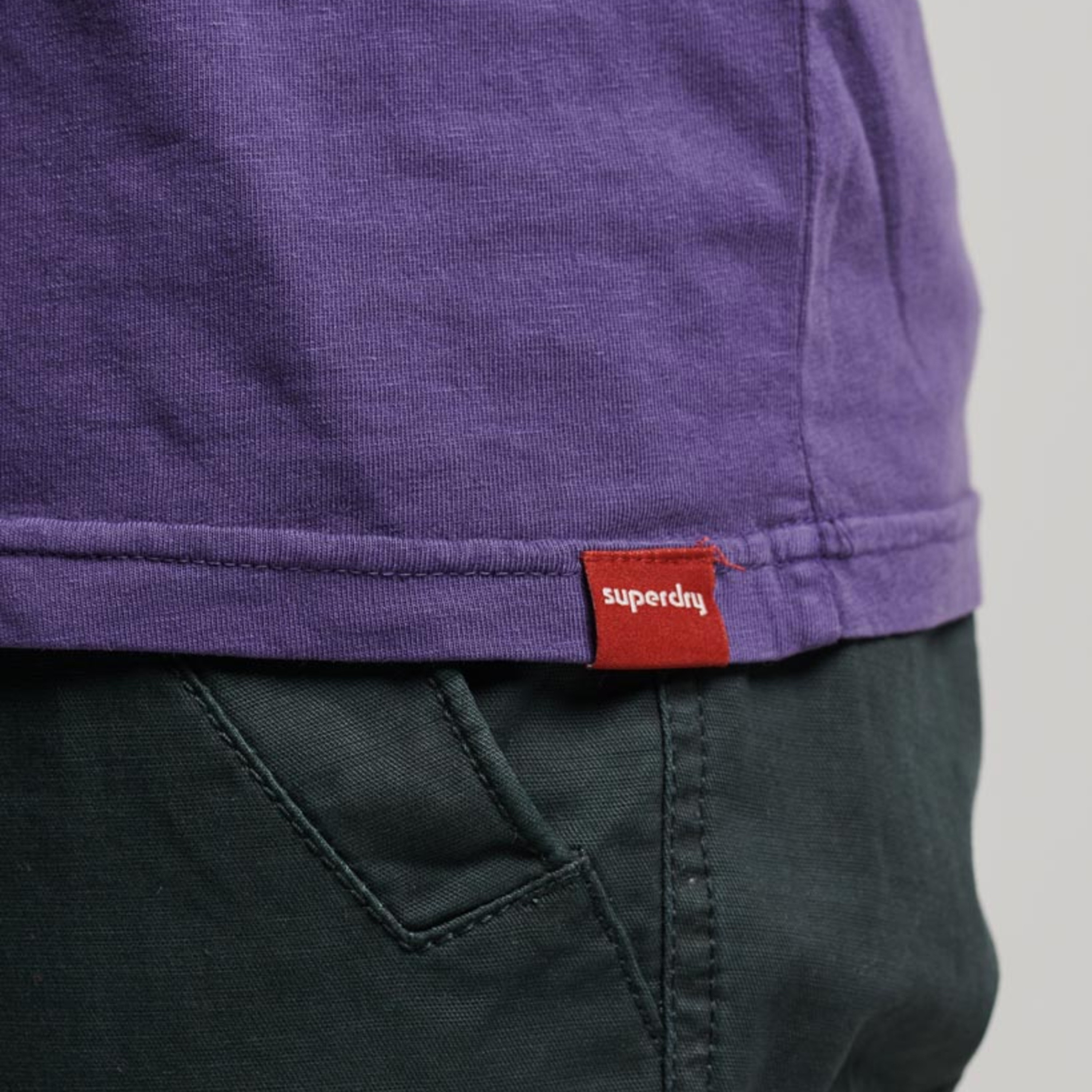 تيشيرت سوبردراي بأكمام قصيرة وياقة دائرية مع شعار-men-clothing-tshirtsandpolos-tshirts-image-3