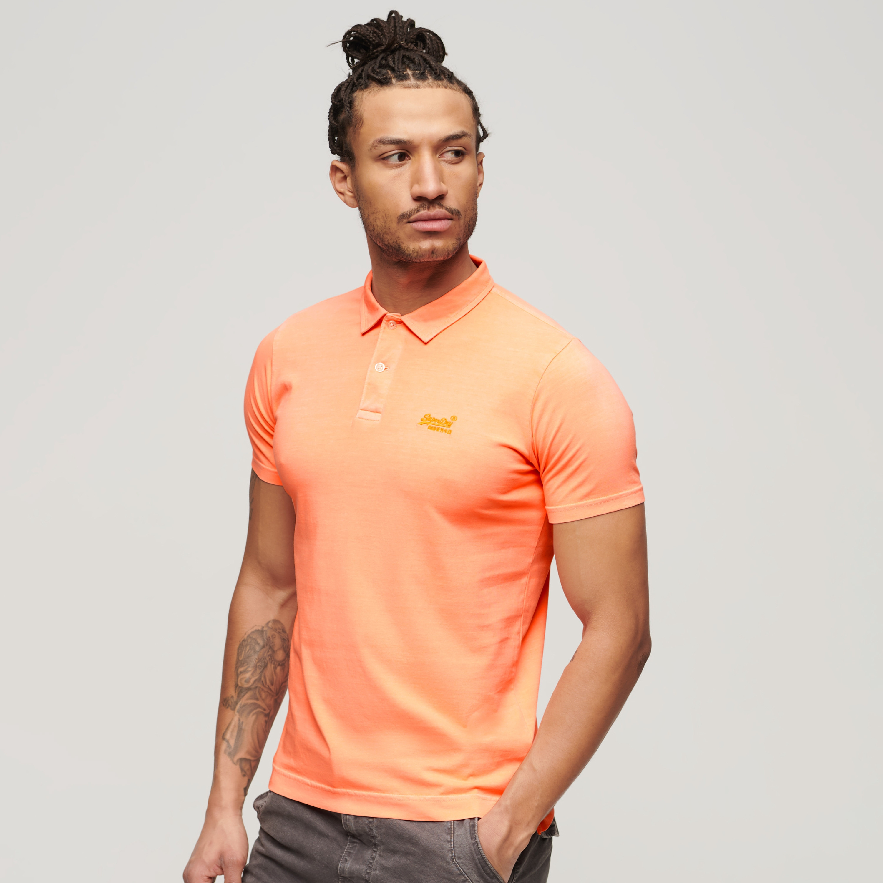 تي-شيرت بولو بأكمام قصيرة وياقة وشعار مطرز من سوبردراي-men-clothing-tshirtsandpolos-polos-image-1