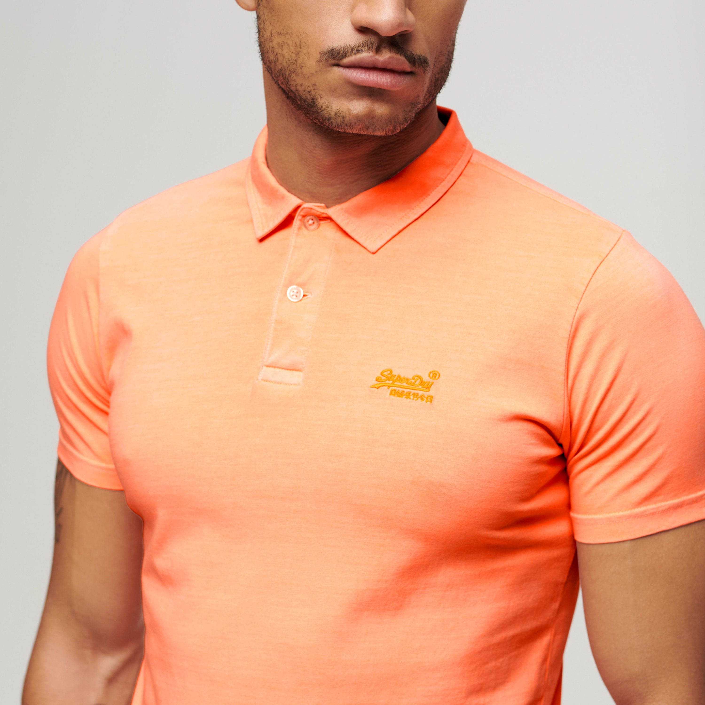 تي-شيرت بولو بأكمام قصيرة وياقة وشعار مطرز من سوبردراي-men-clothing-tshirtsandpolos-polos-image-3