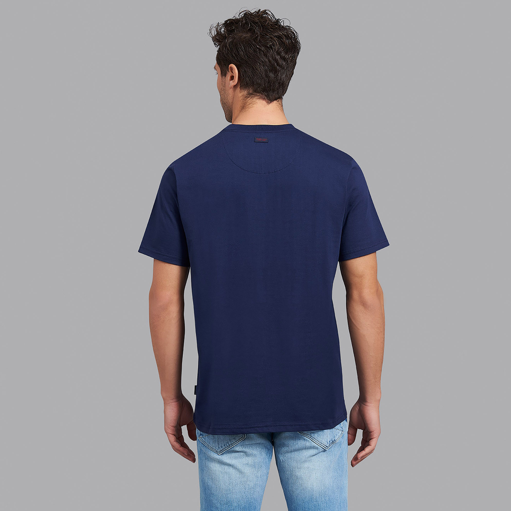 قميص بيفرلي هيلزبولو كلب رجالي أزرق كحلي ورقبة دائرية وأكمام قصيرة-men-clothing-tshirtsandpolos-tshirts-image-5