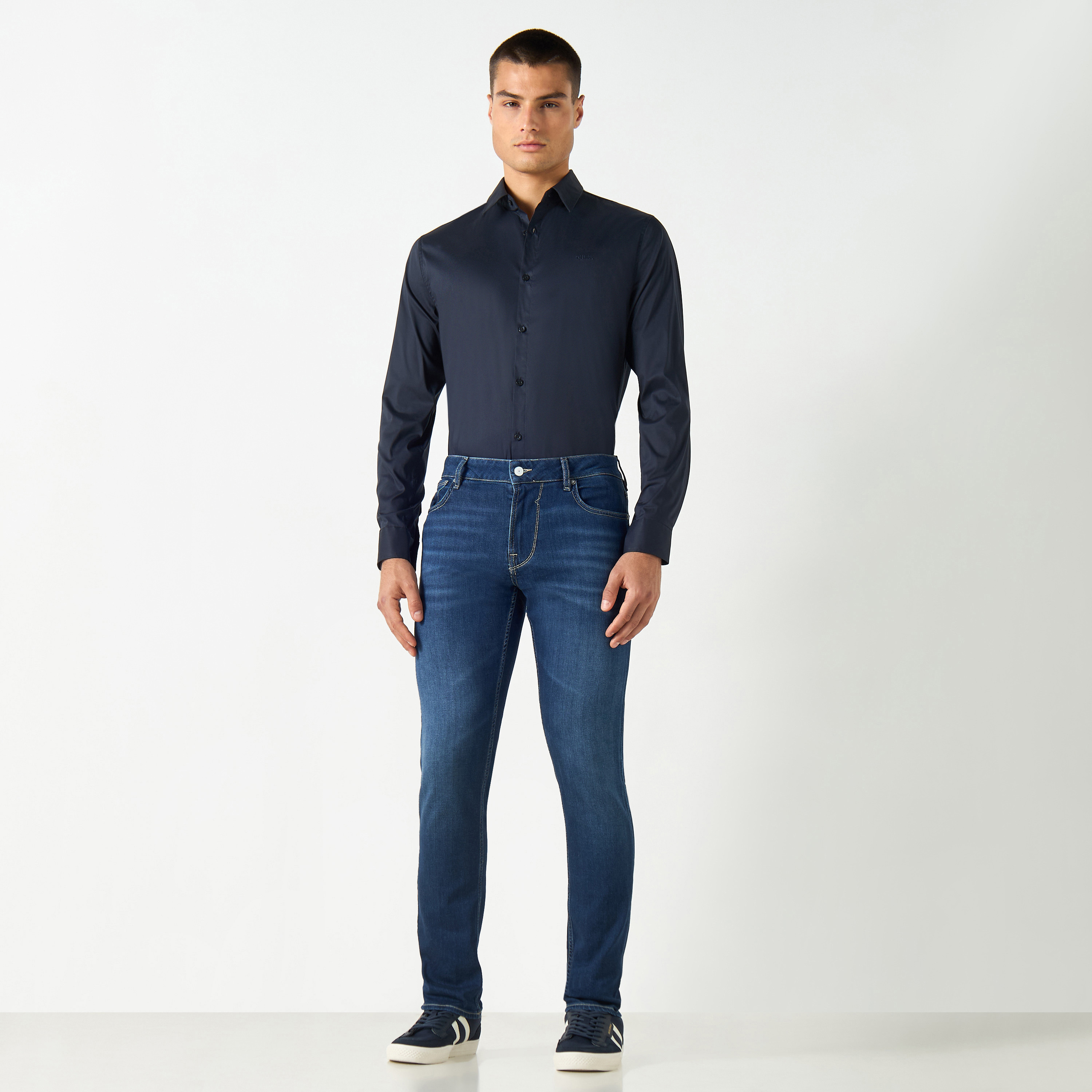 قميص سادة بأكمام طويلة من جيس-men-clothing-shirts-image-2