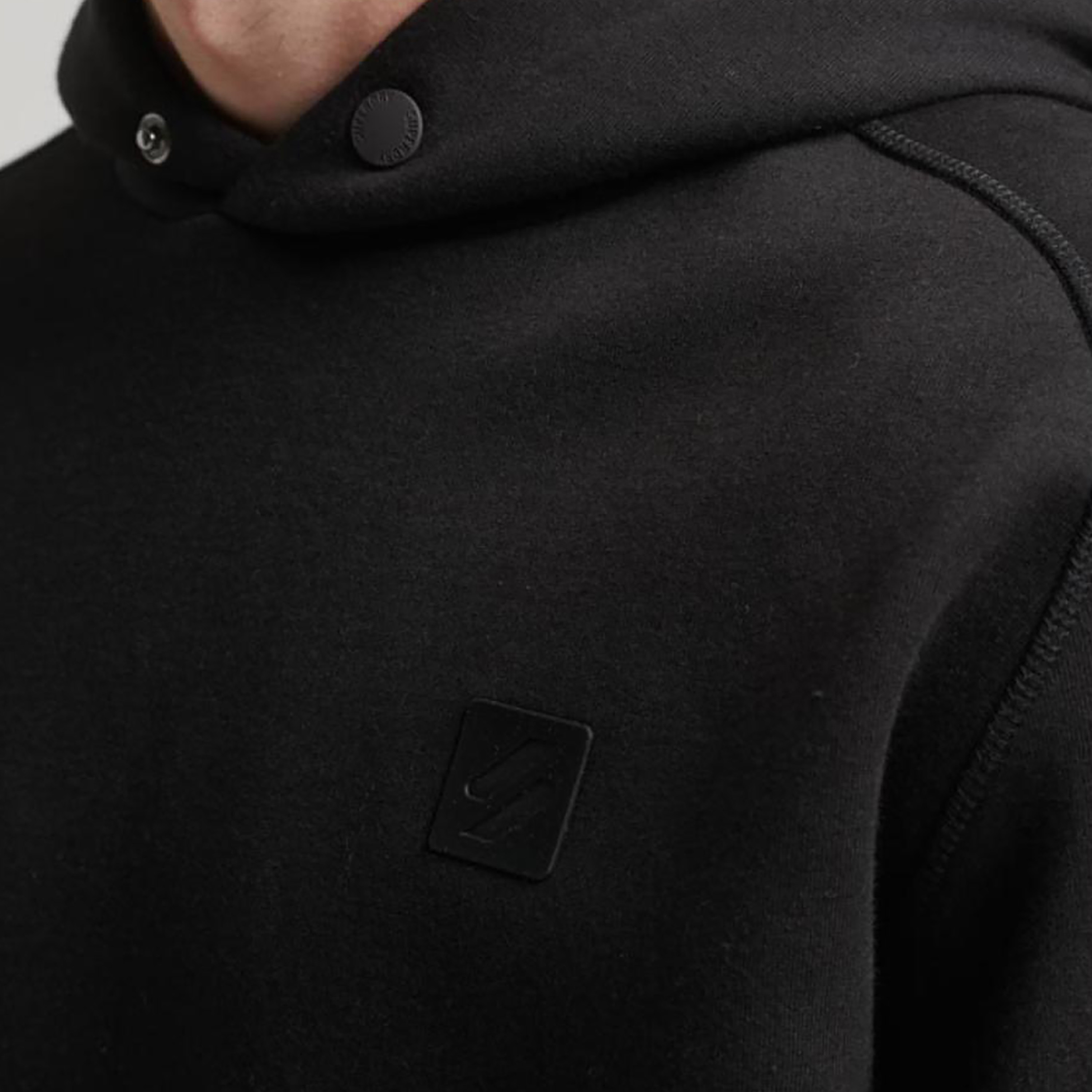 هوديي بشعار من سوبردراي مع جيب كانجارو-men-winterwear-hoodiesandsweatshirts-image-2