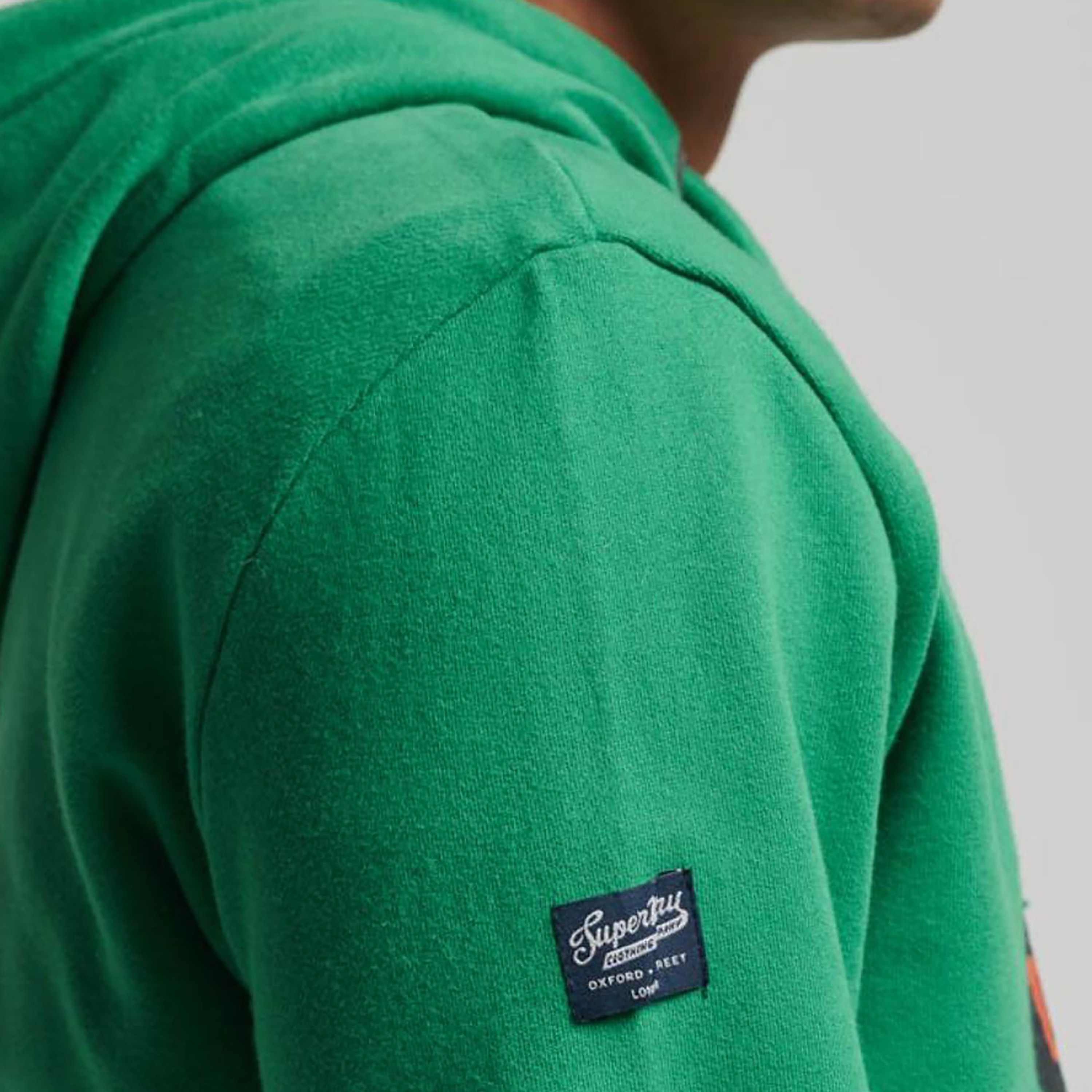 هوديي ذو جرافيك من سوبردراي مع جيب كانجارو-men-winterwear-hoodiesandsweatshirts-image-3