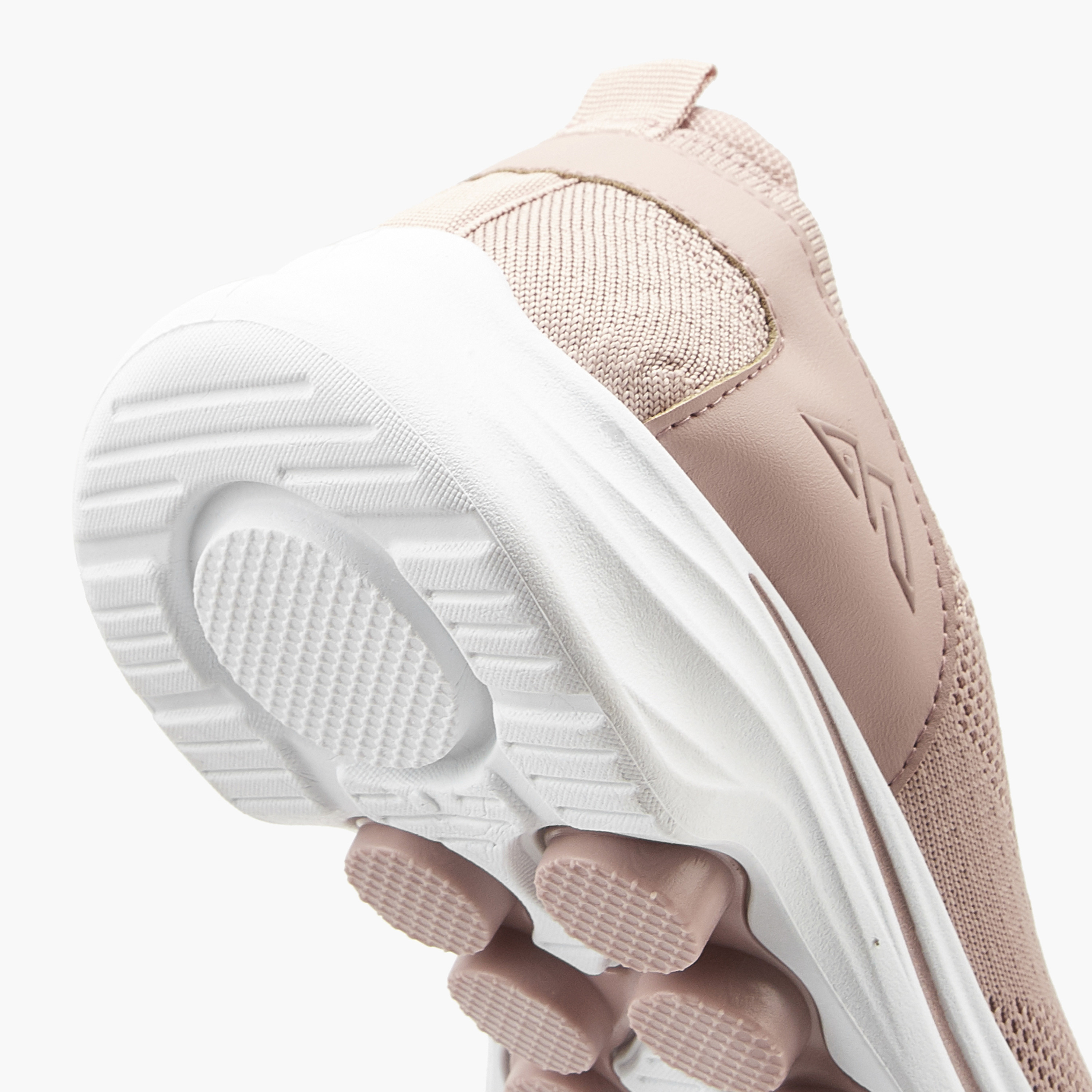 حذاء رياضي سهل الارتداء بارز الملمس بلسان سحب من أوكلان من شو إكسبريس-sports-women-shoes-image-5