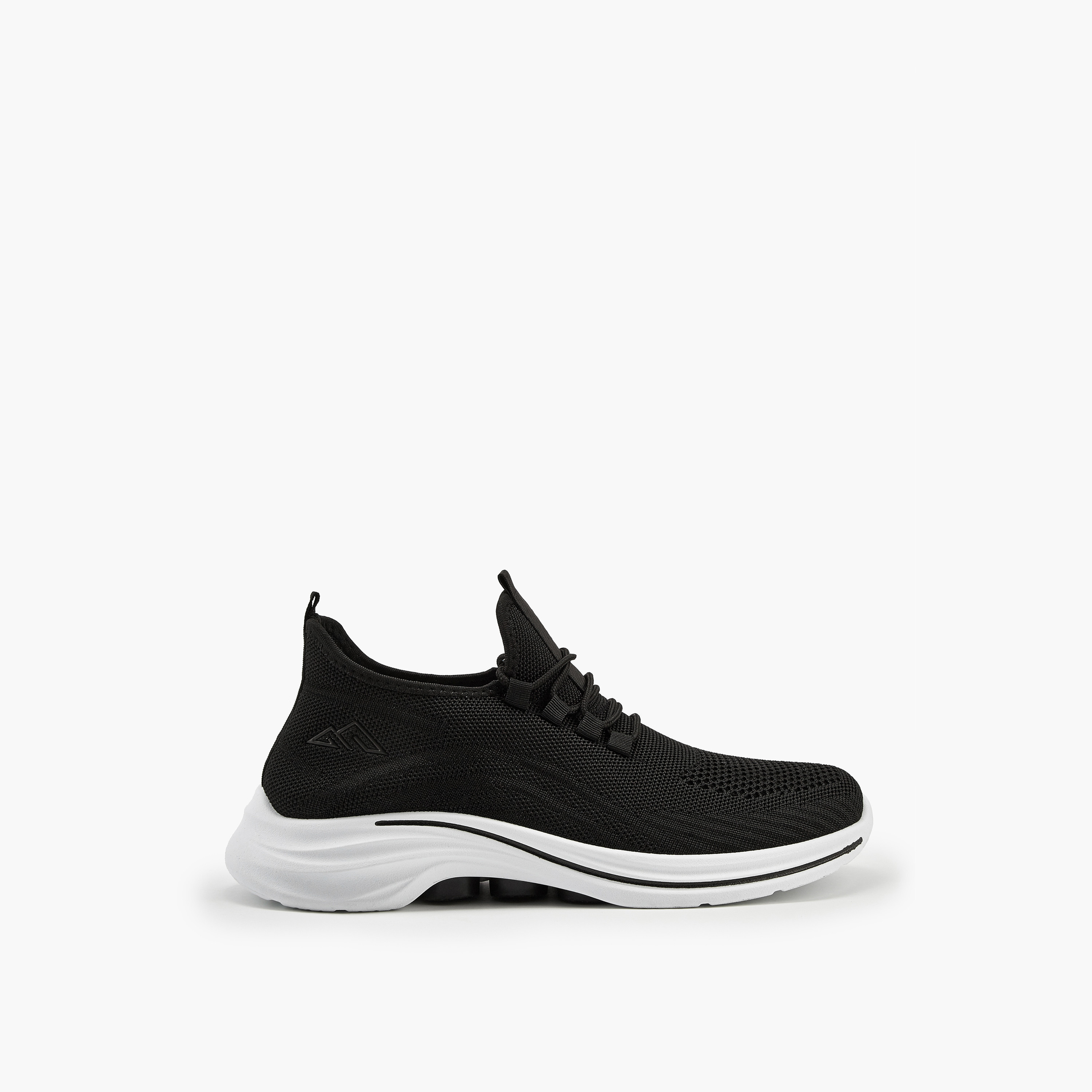 حذاء رياضي برباط إغلاق وتفاصيل شبكية من أوكلان من شو إكسبريس-sports-men-shoes-image-2