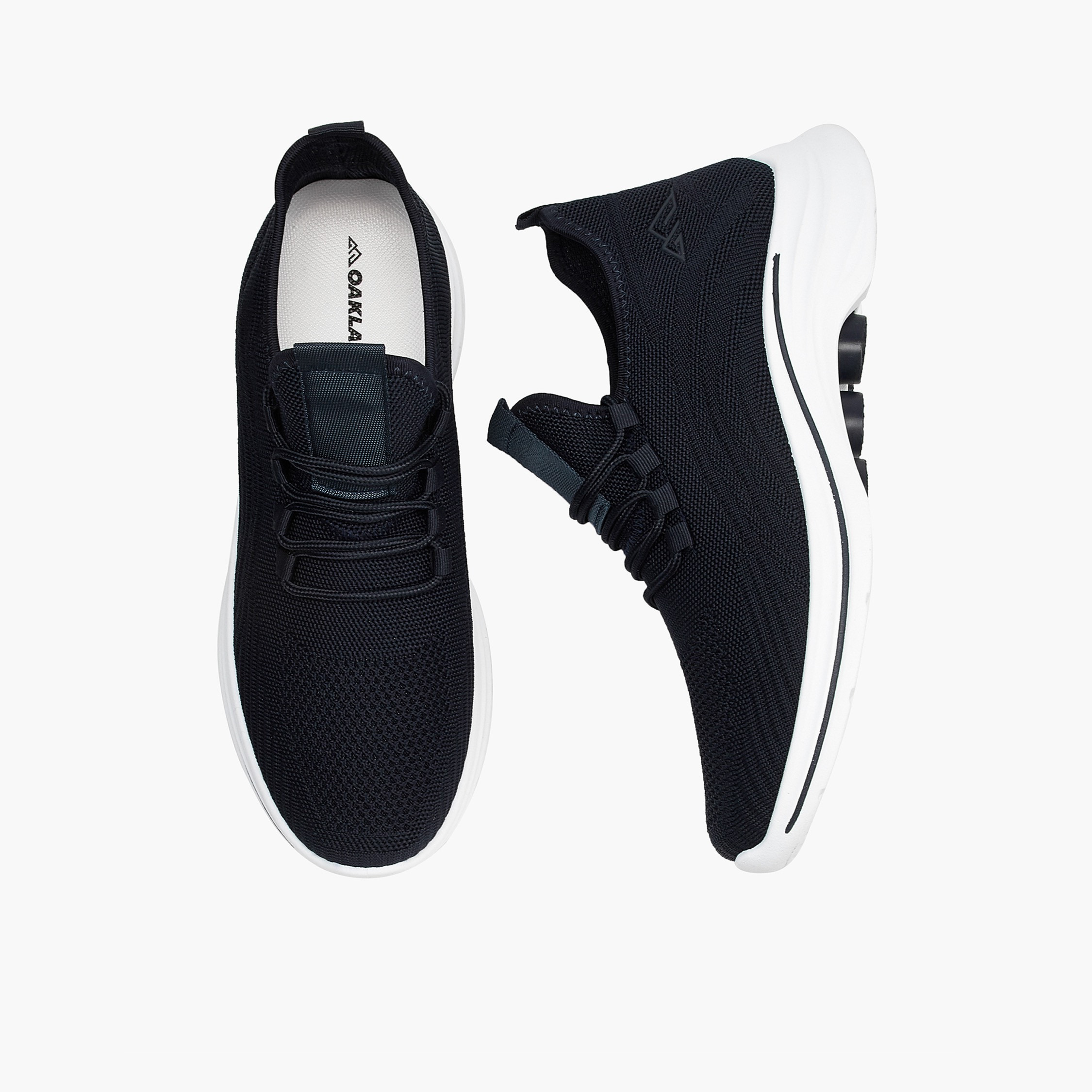 حذاء رياضي برباط إغلاق وتفاصيل شبكية من أوكلان من شو إكسبريس-sports-men-shoes-image-1