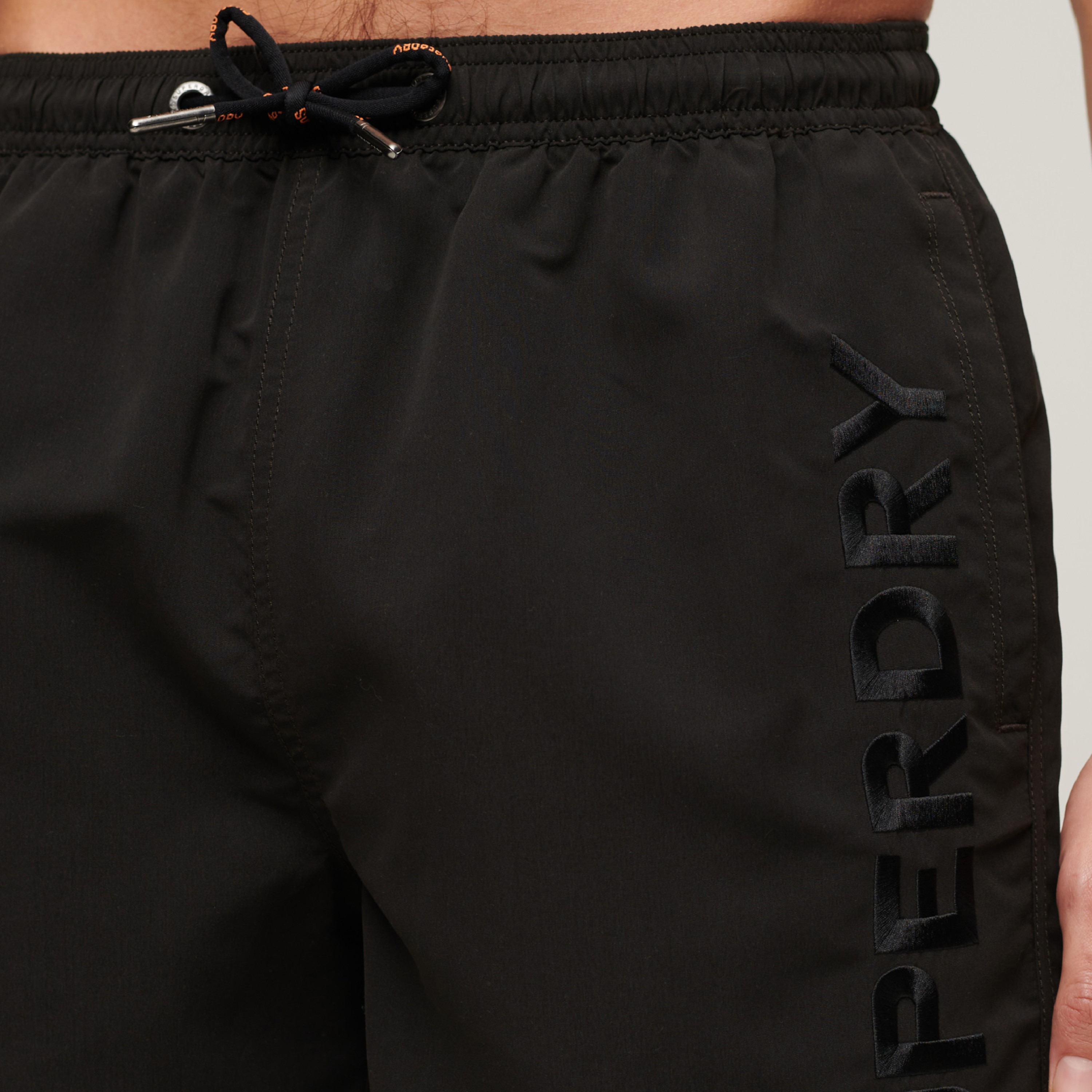 شورتس سباحة برباط مع مقاس 17 بوصة بشعار مطرز من سوبردراي بريميوم-men-clothing-bottoms-shorts-image-3