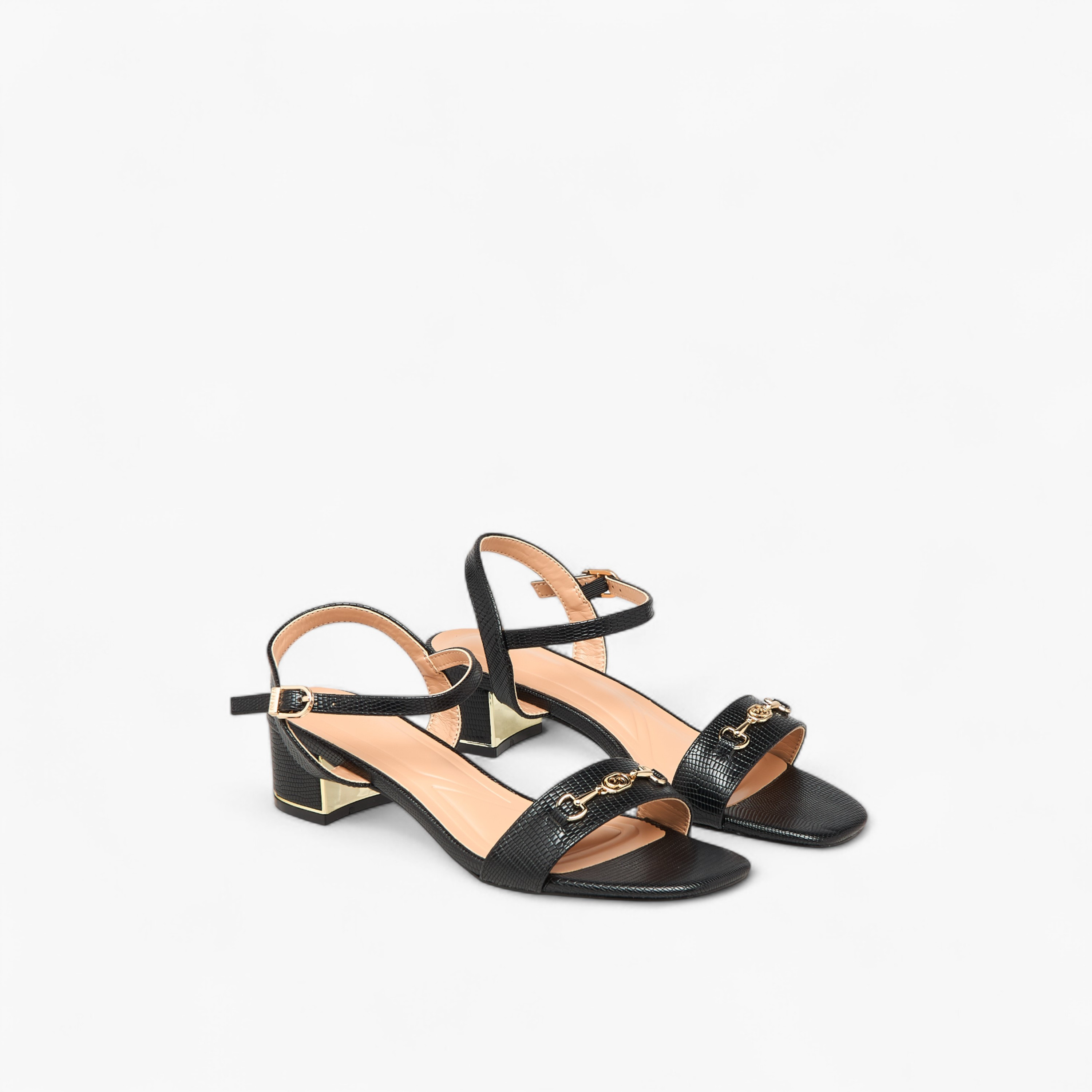 صندل بكعب سميك سادة وإبزيم إغلاق للنساء من سيليست-women-shoes-sandals-heeled-image-1