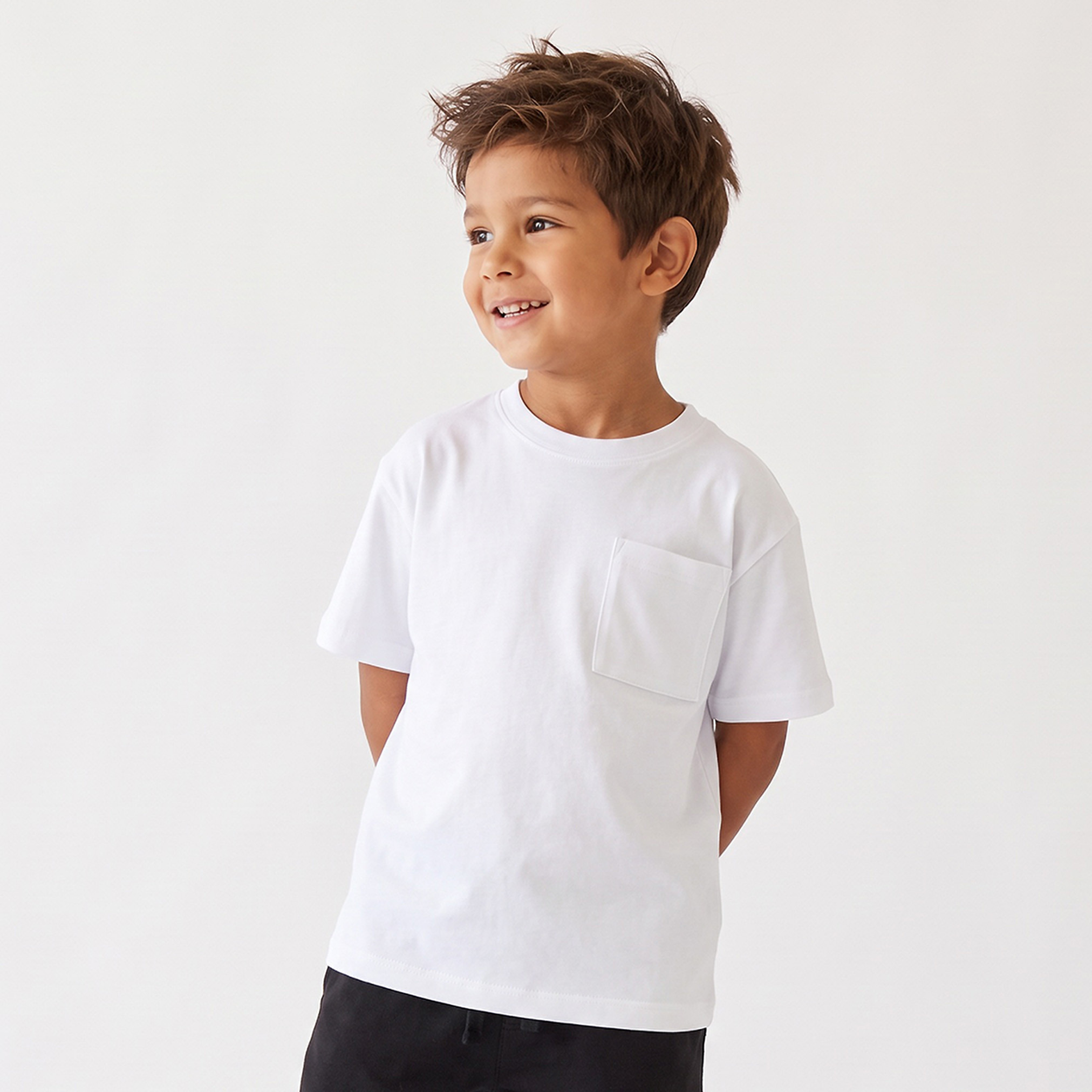 تيشيرت قطن بياقة ضيقة وأكمام قصيرة وجيب من جونيورز-boys-clothing-tshirtsandpolos-image-1