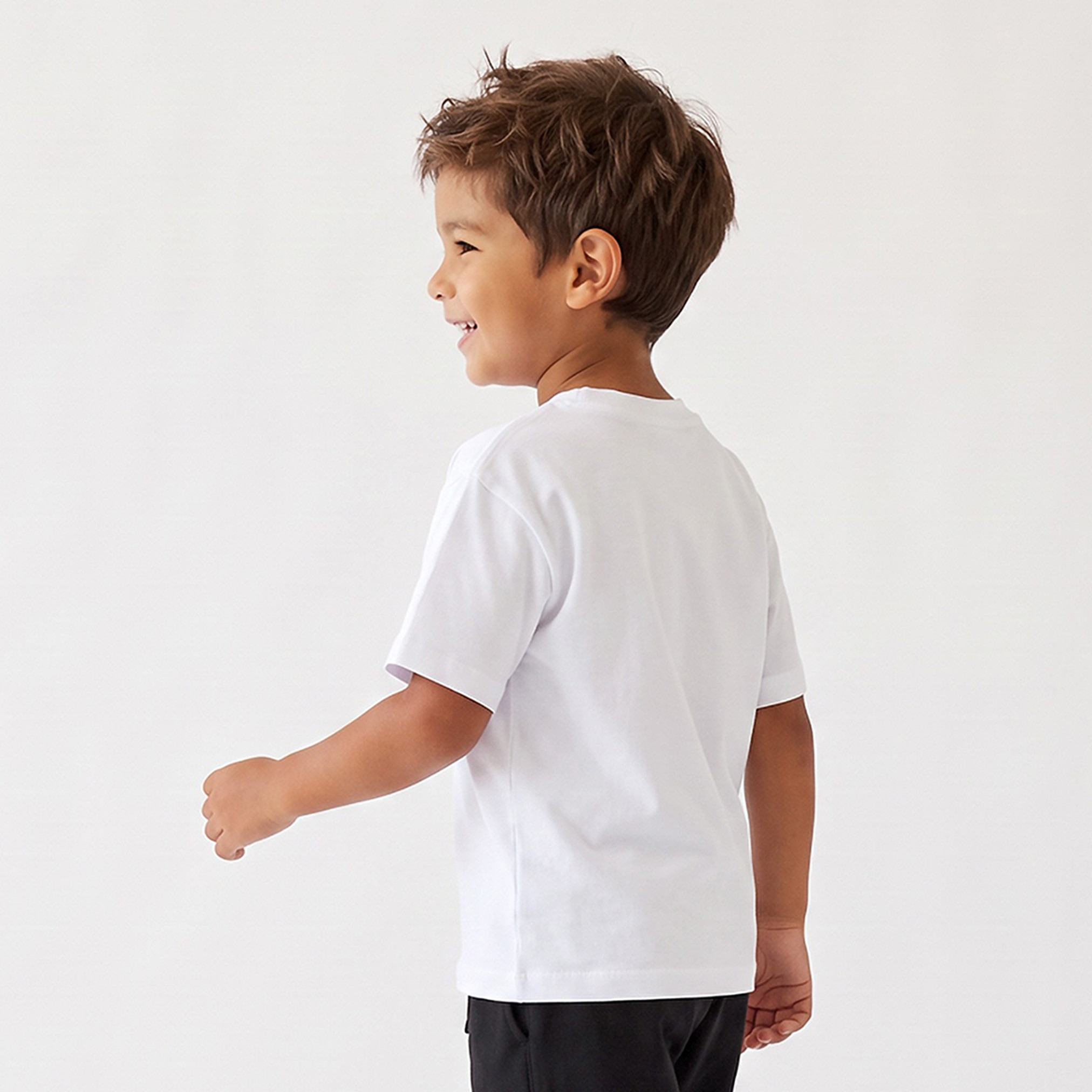 تيشيرت قطن بياقة ضيقة وأكمام قصيرة وجيب من جونيورز-boys-clothing-tshirtsandpolos-image-2