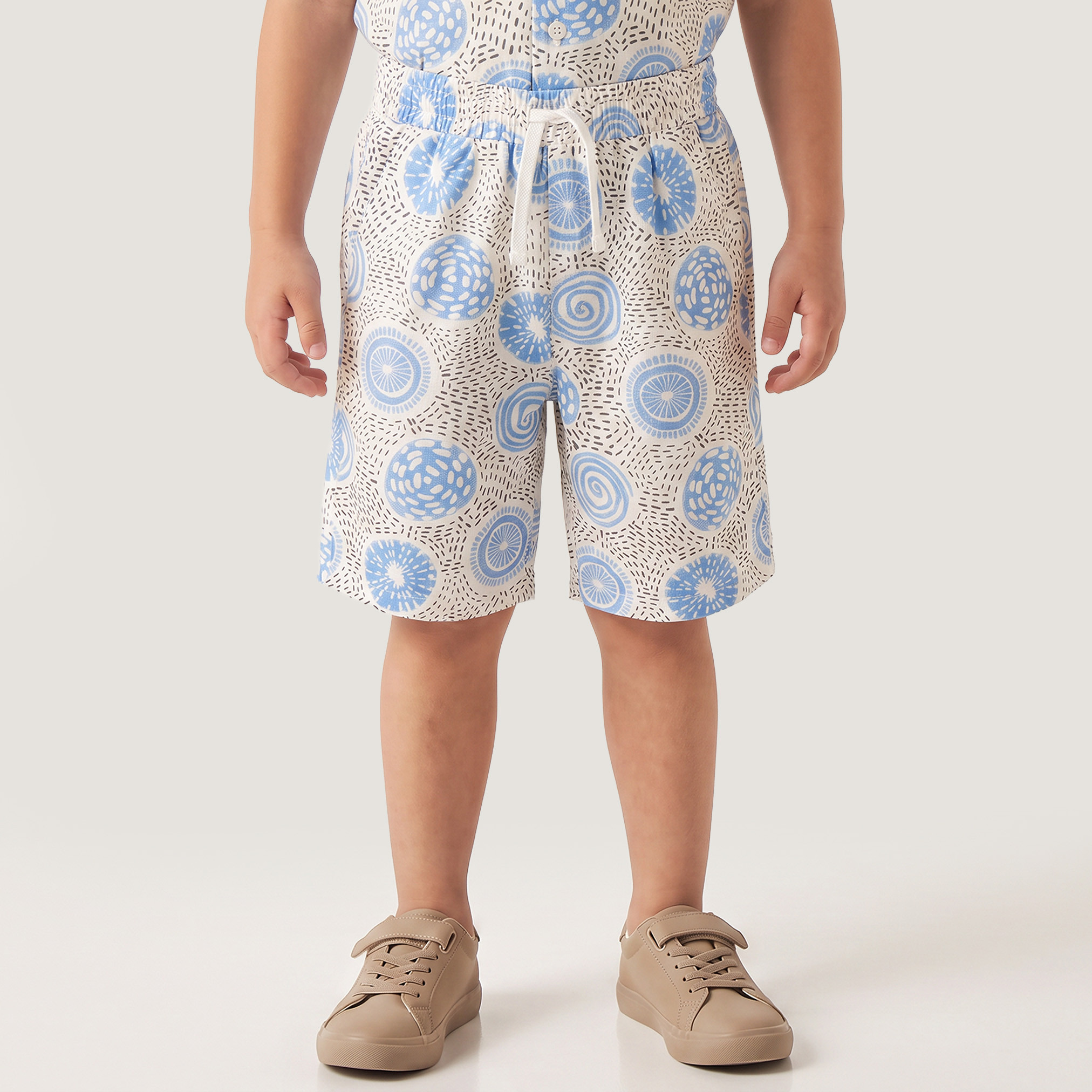 طقم شورت وقميص بياقة عادية وأكمام قصيرة وطبعات من جونيورز-boys-clothing-setsandcoords-image-4
