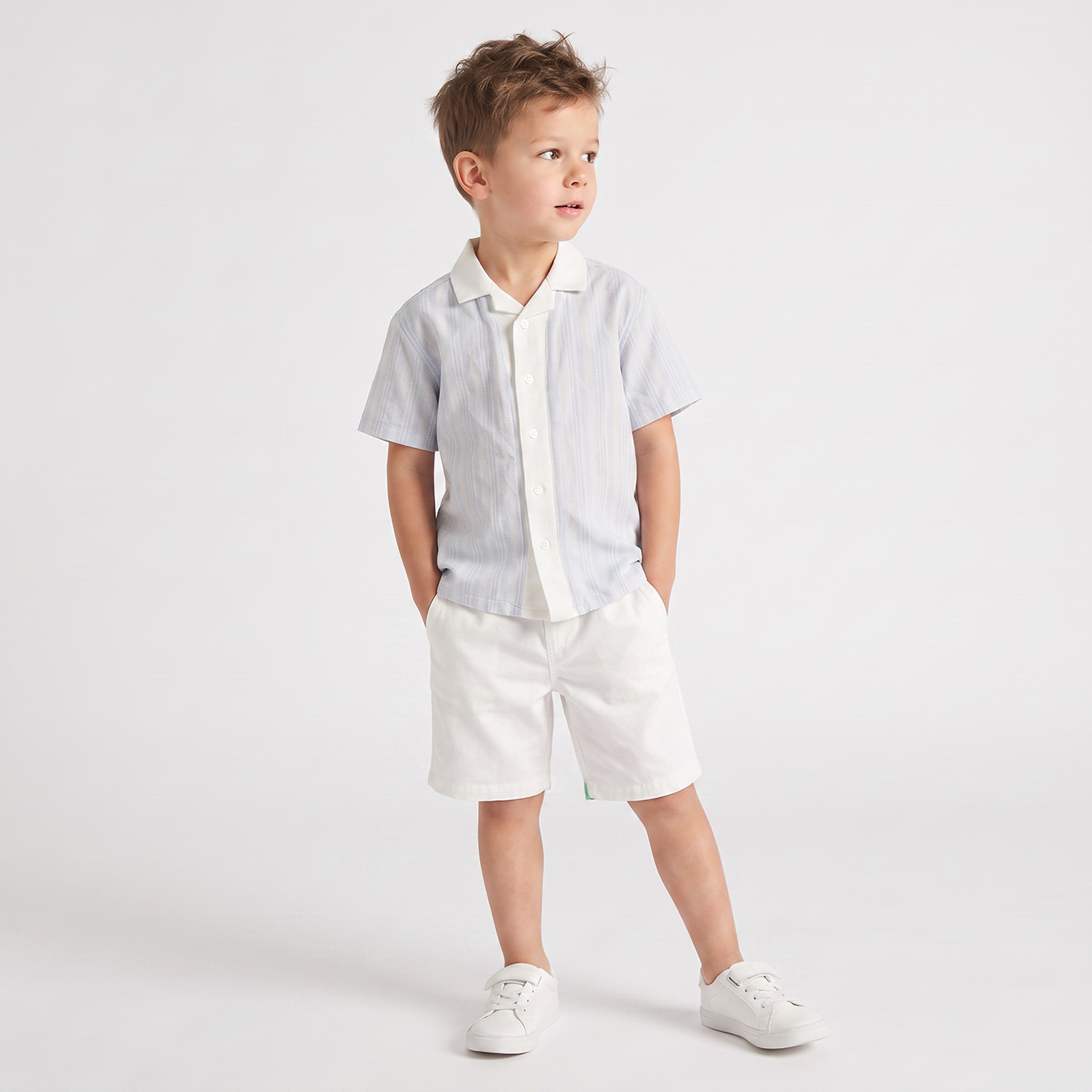 طقم شورت وقميص بياقة عادية وأكمام قصيرة وخطوط من جونيورز-boys-clothing-setsandcoords-image-1